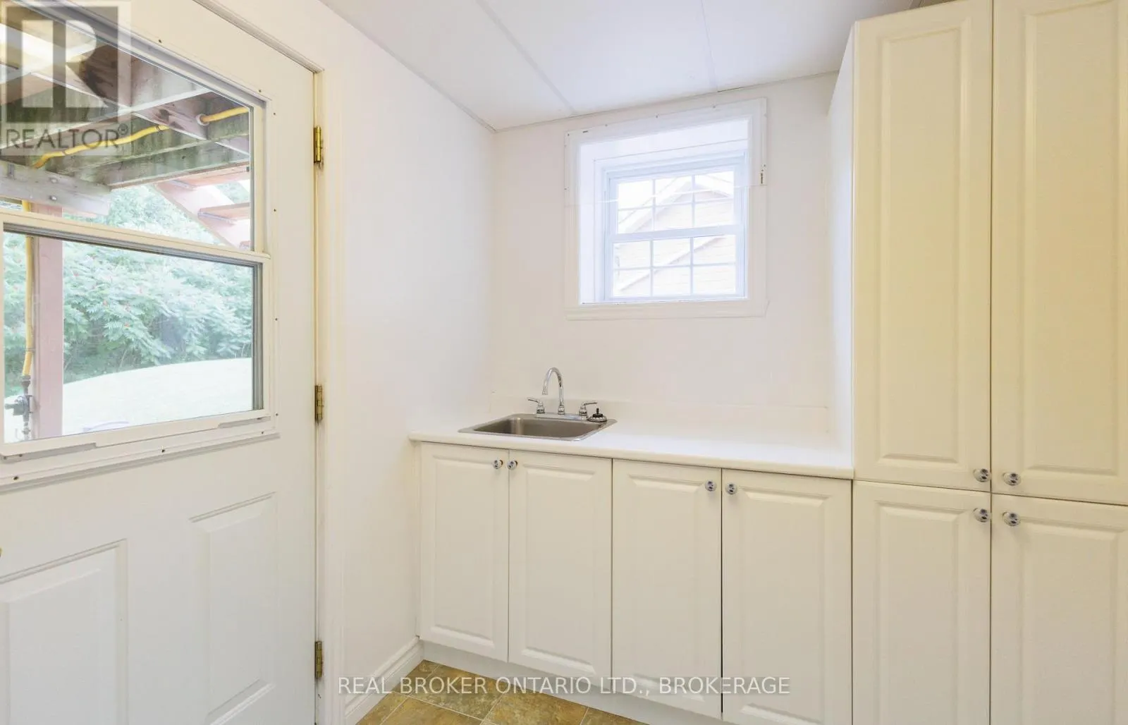 3213 DORNIE ROAD