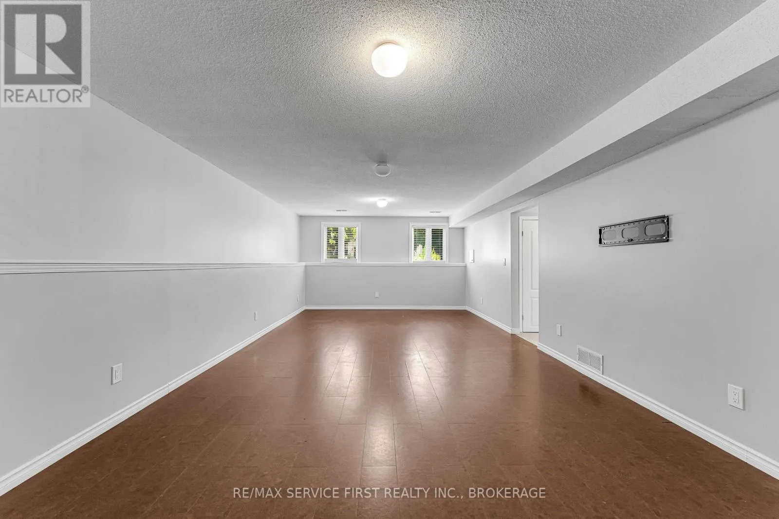 19 HERITAGE DRIVE