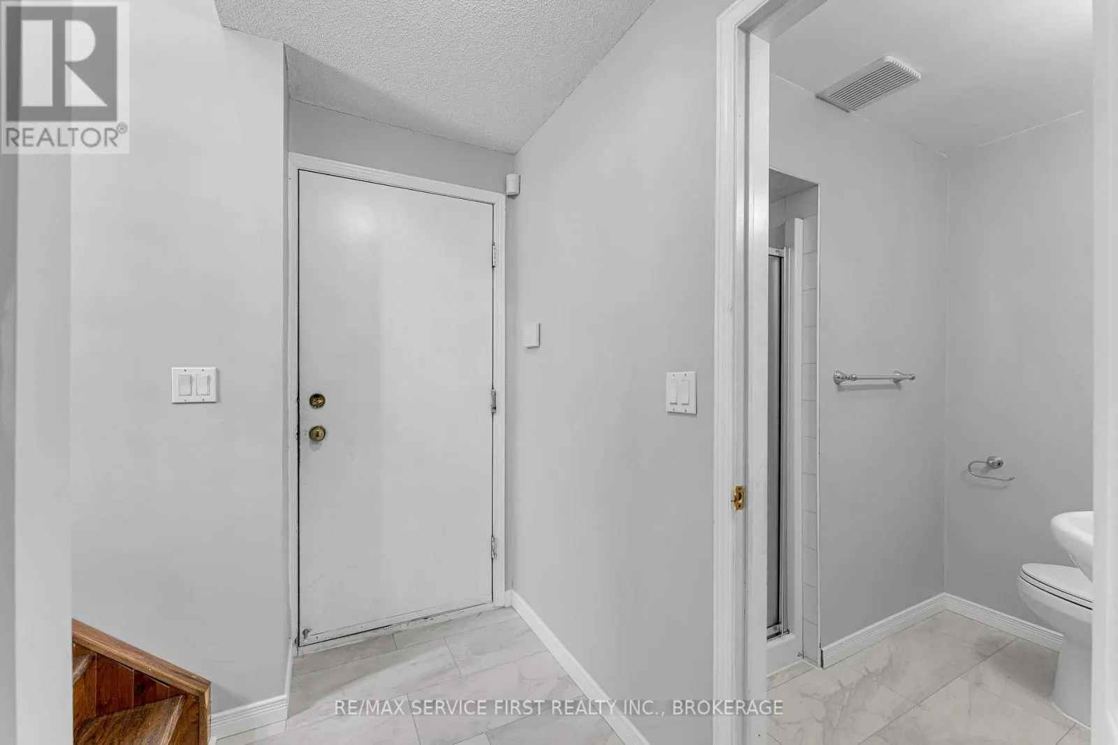 19 HERITAGE DRIVE