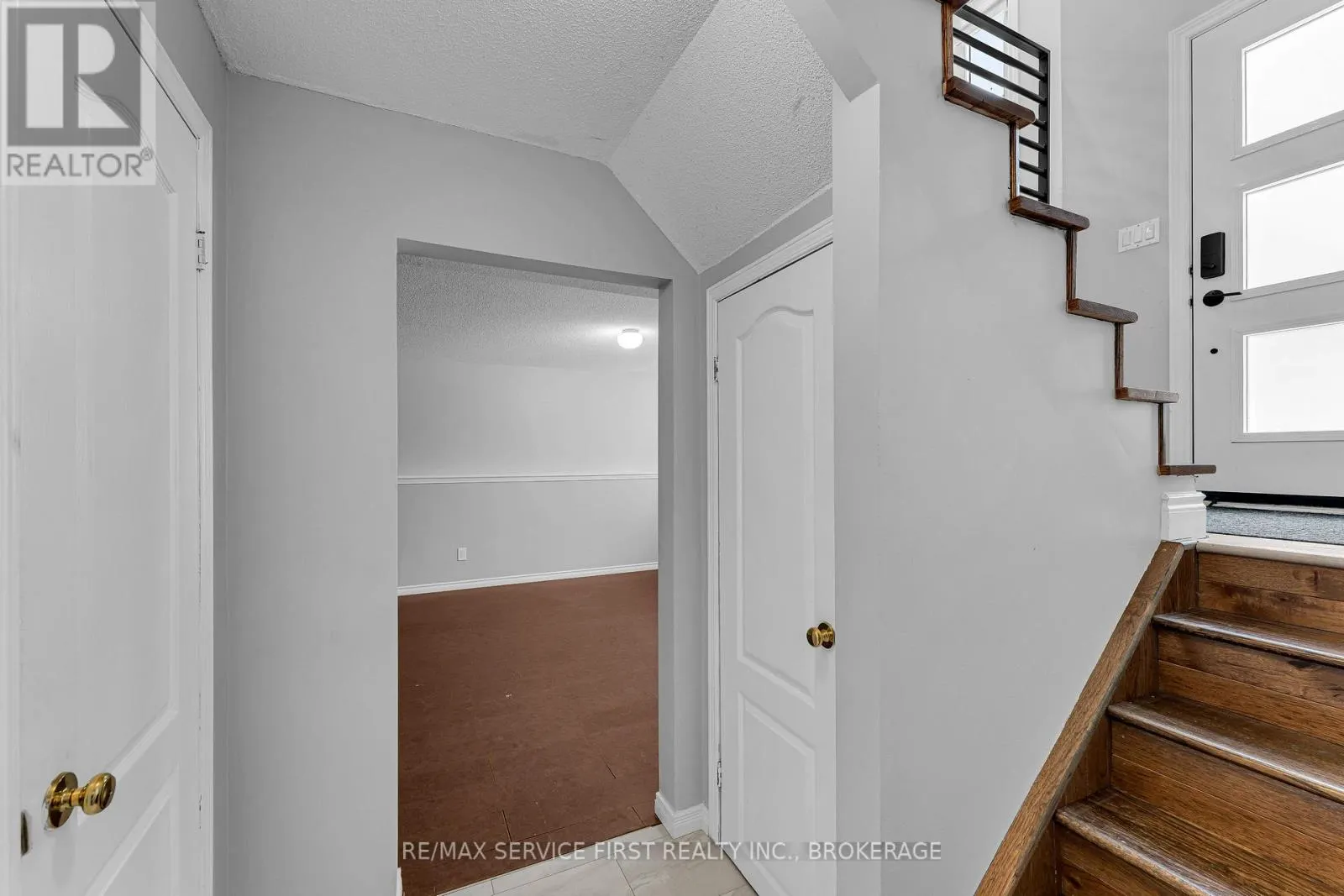 19 HERITAGE DRIVE