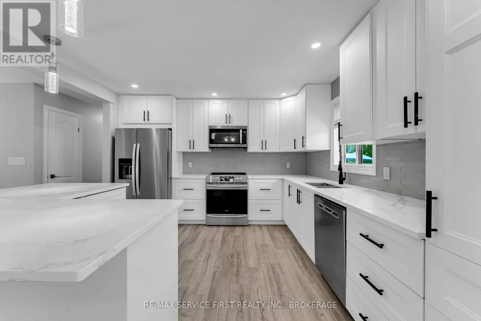 19 HERITAGE DRIVE