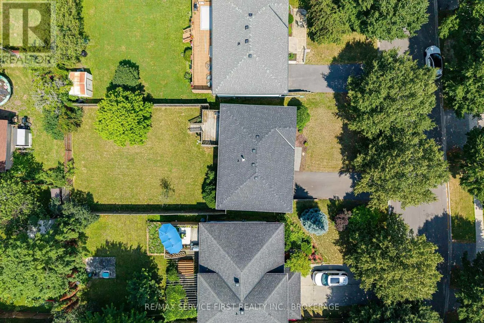 19 HERITAGE DRIVE