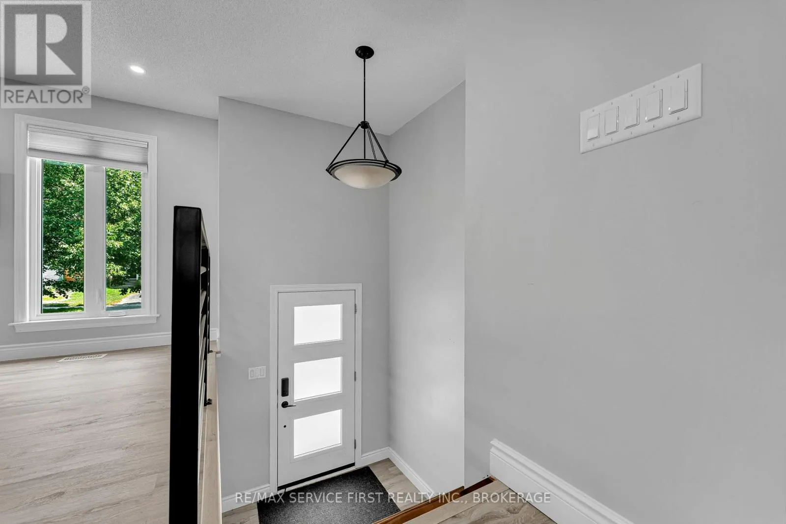 19 HERITAGE DRIVE