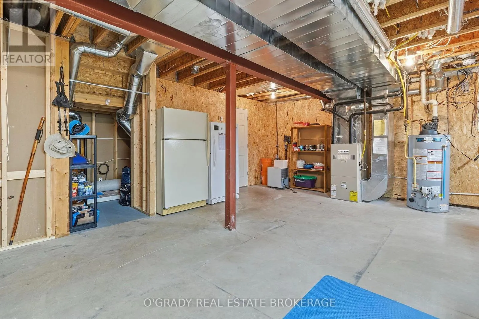 1004 CRESTWOOD DRIVE