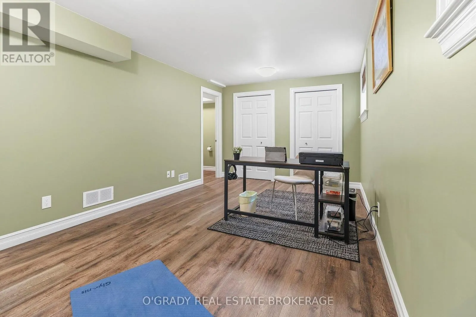 1004 CRESTWOOD DRIVE