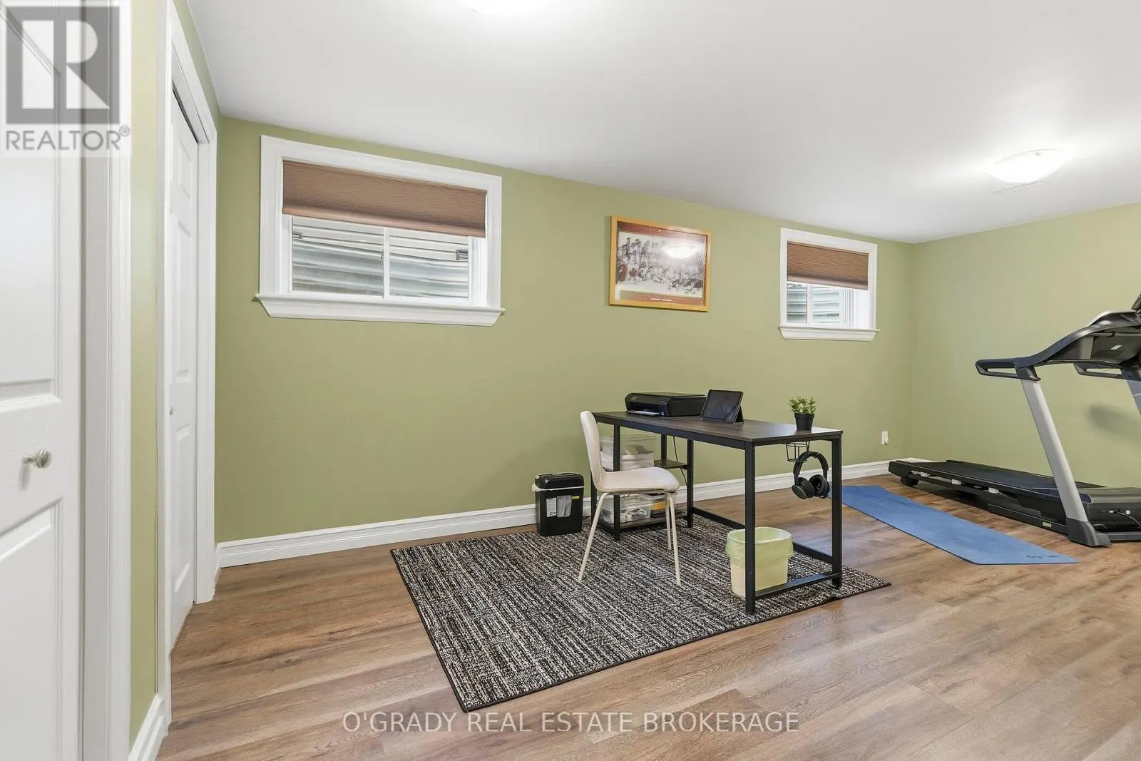 1004 CRESTWOOD DRIVE