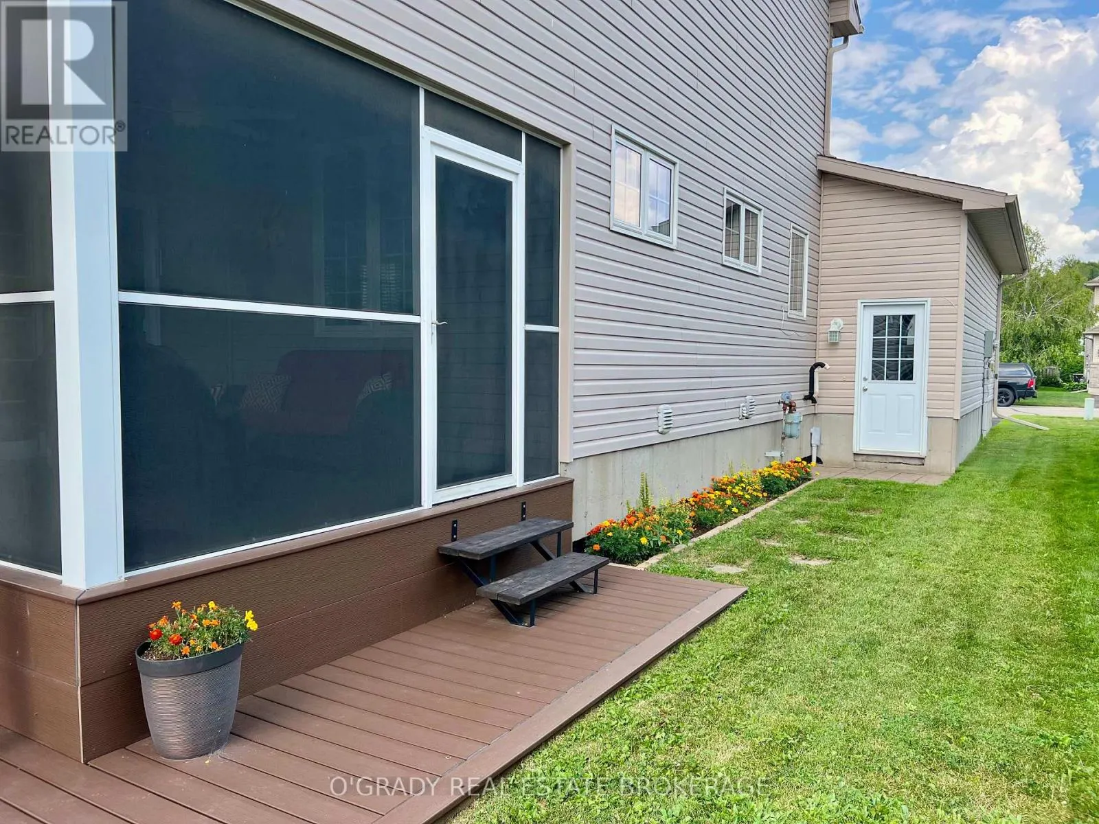 1004 CRESTWOOD DRIVE