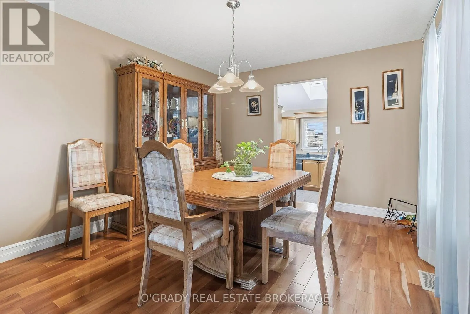 1004 CRESTWOOD DRIVE