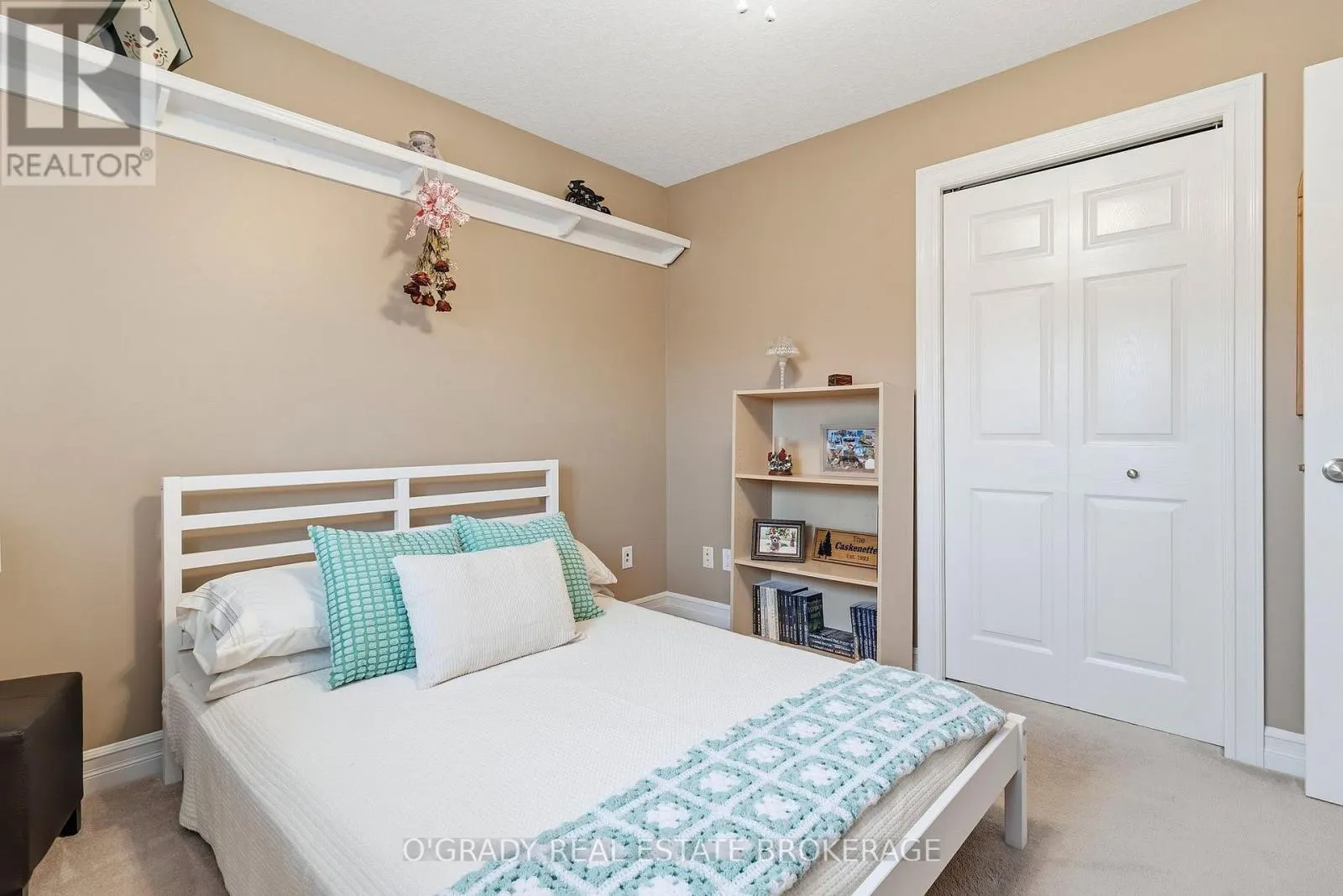 1004 CRESTWOOD DRIVE