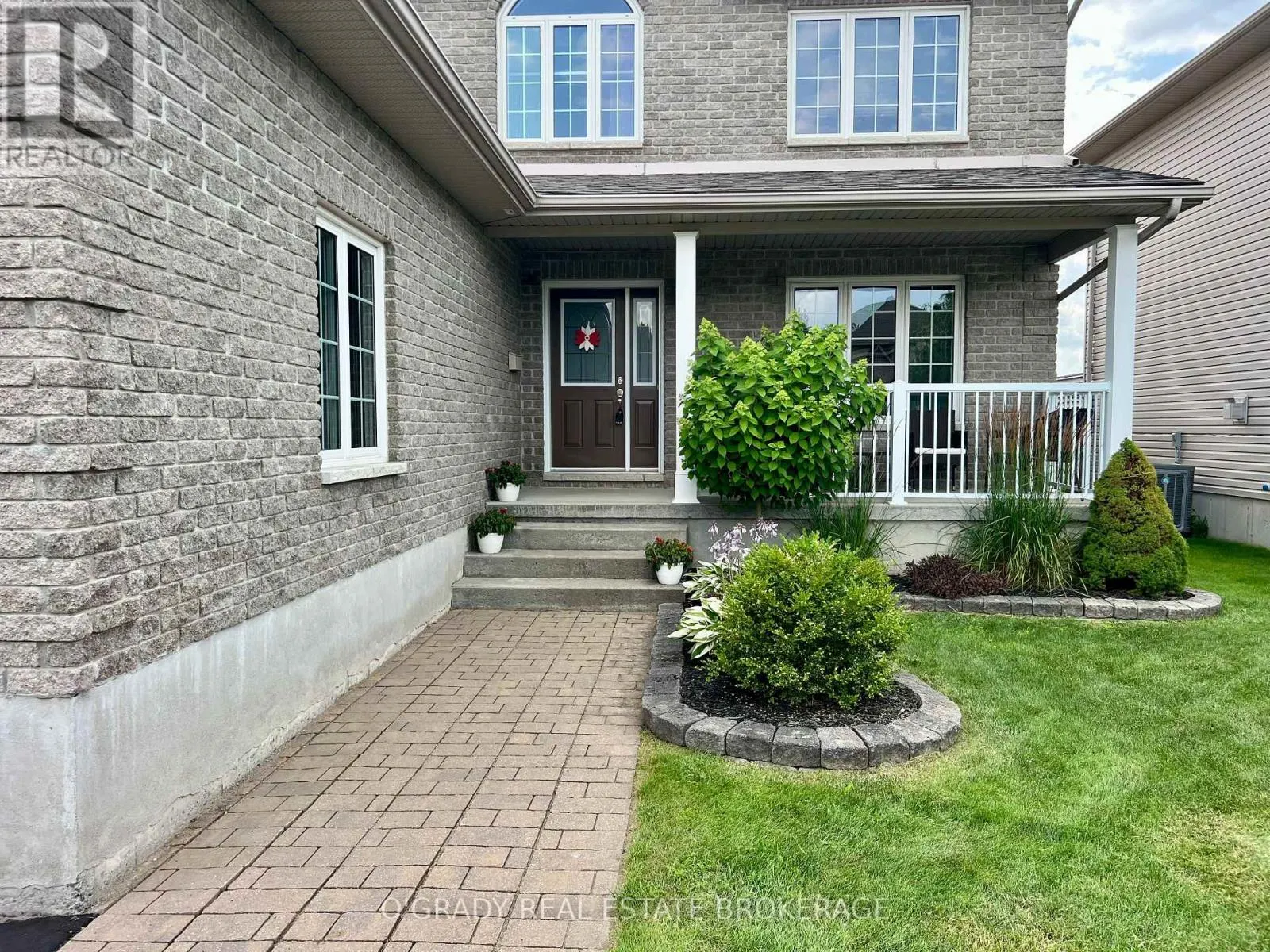 1004 CRESTWOOD DRIVE