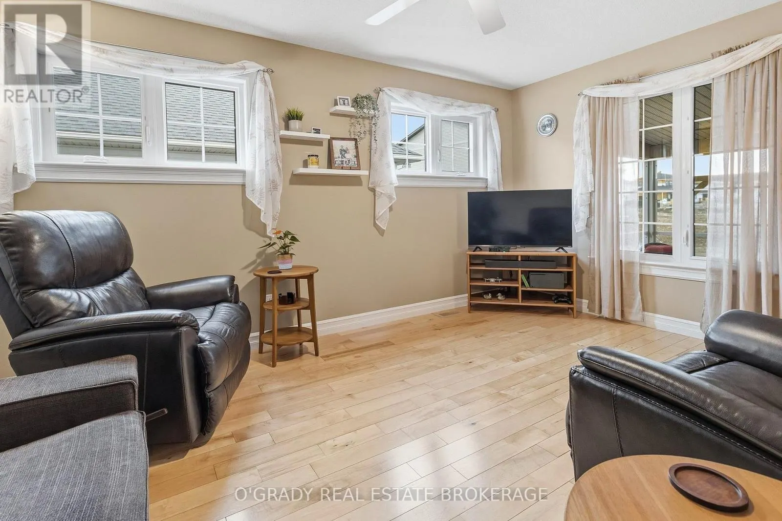 1004 CRESTWOOD DRIVE