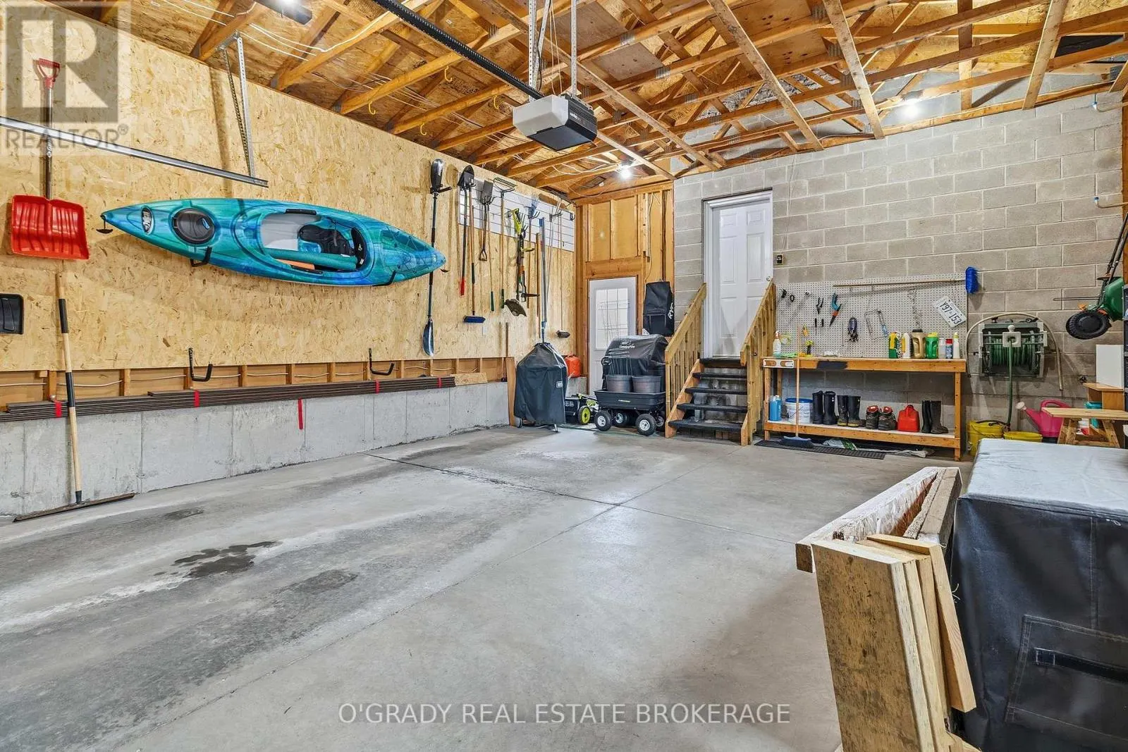 1004 CRESTWOOD DRIVE