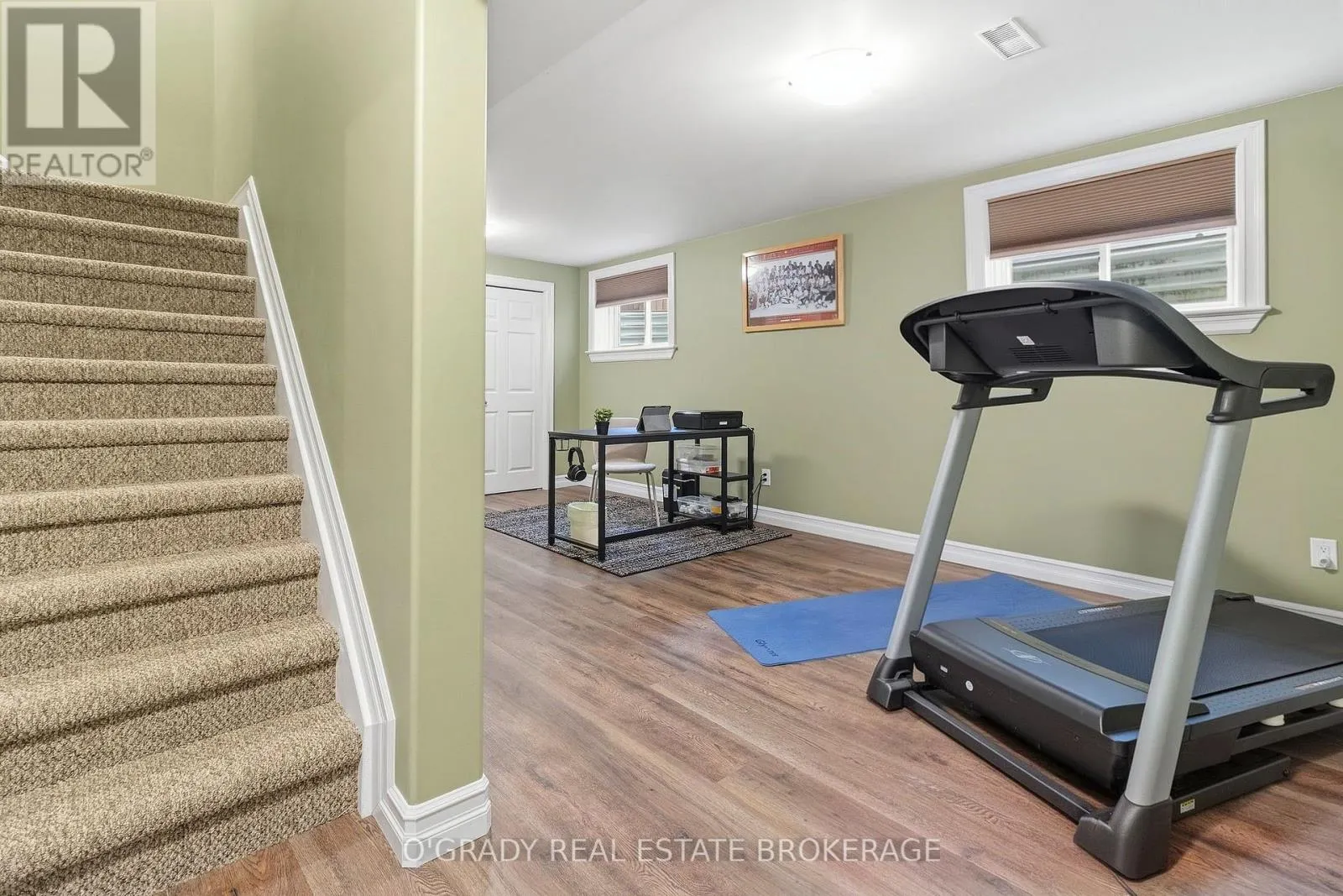 1004 CRESTWOOD DRIVE