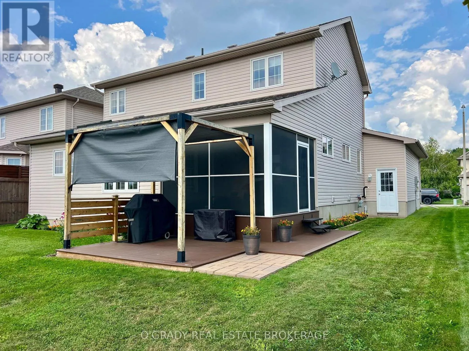 1004 CRESTWOOD DRIVE