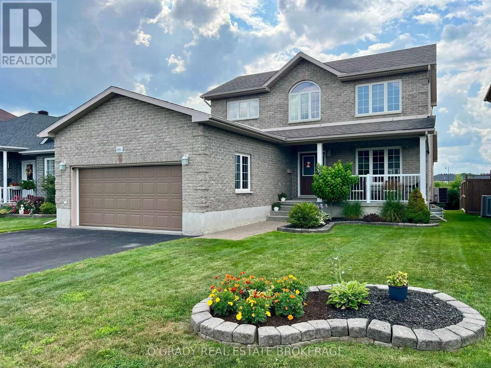 1004 CRESTWOOD DRIVE
