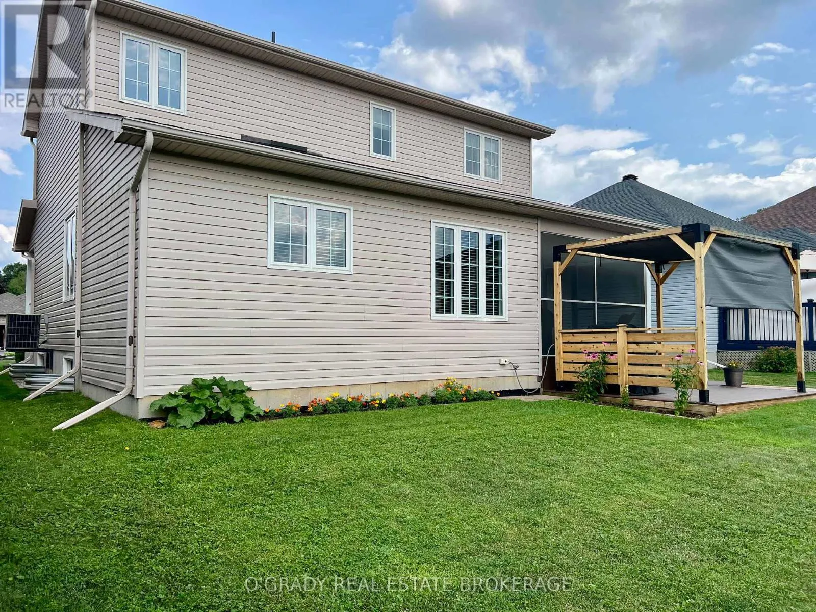 1004 CRESTWOOD DRIVE