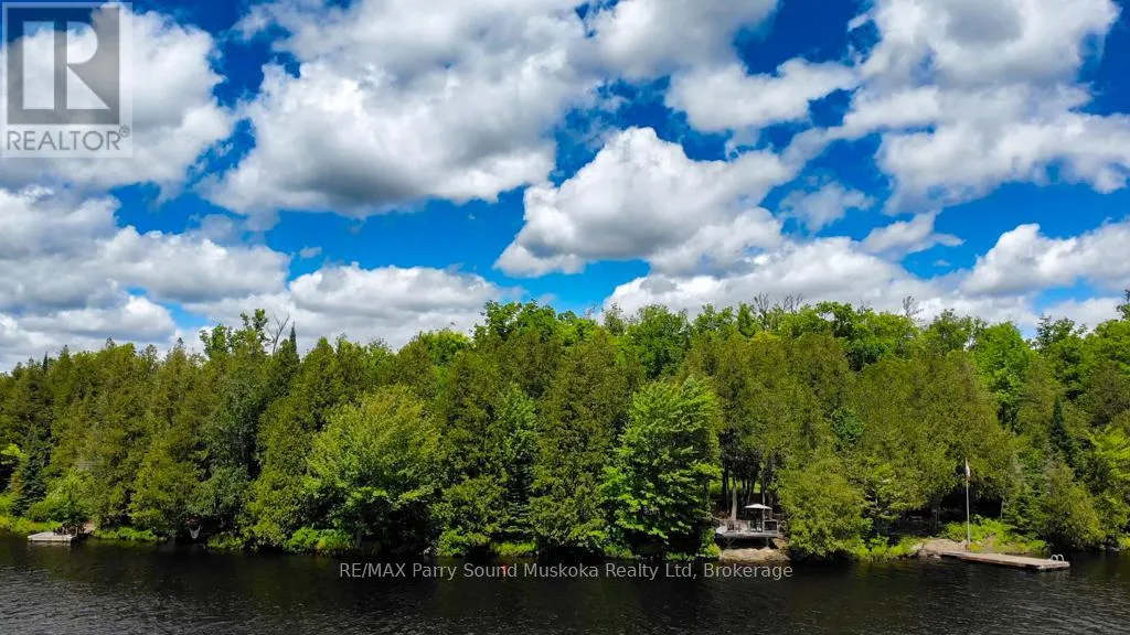 634 WA WHITESTONE LAKE