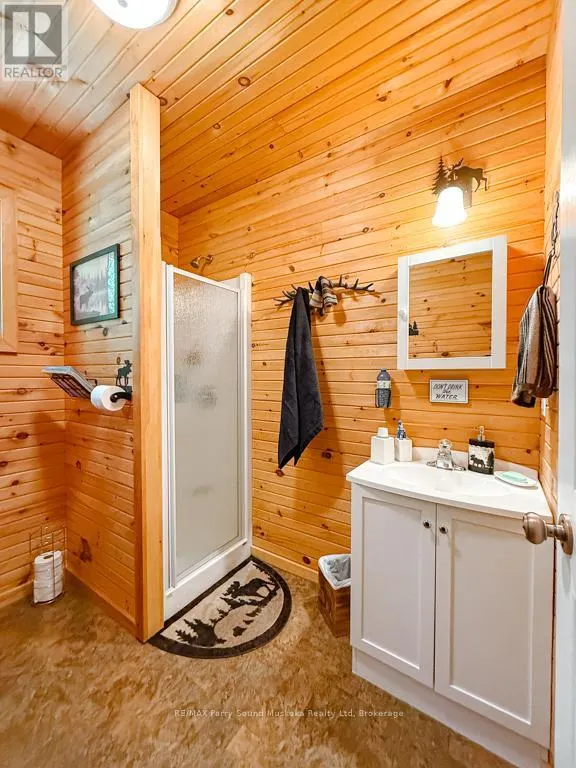 634 WA WHITESTONE LAKE