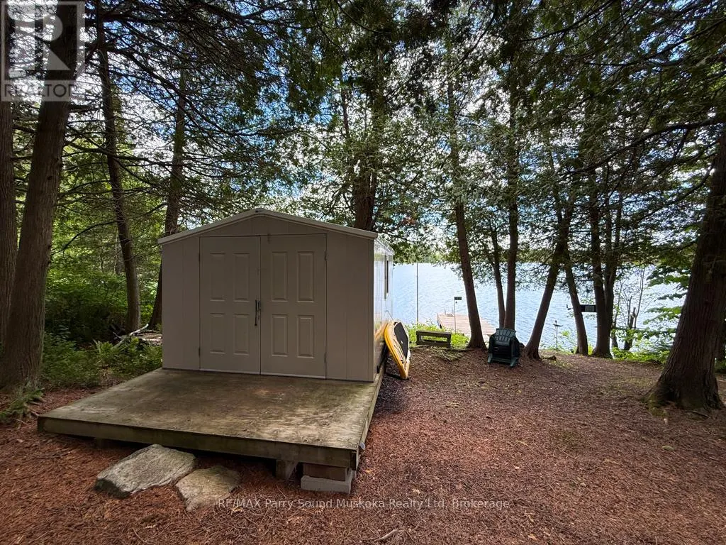 634 WA WHITESTONE LAKE