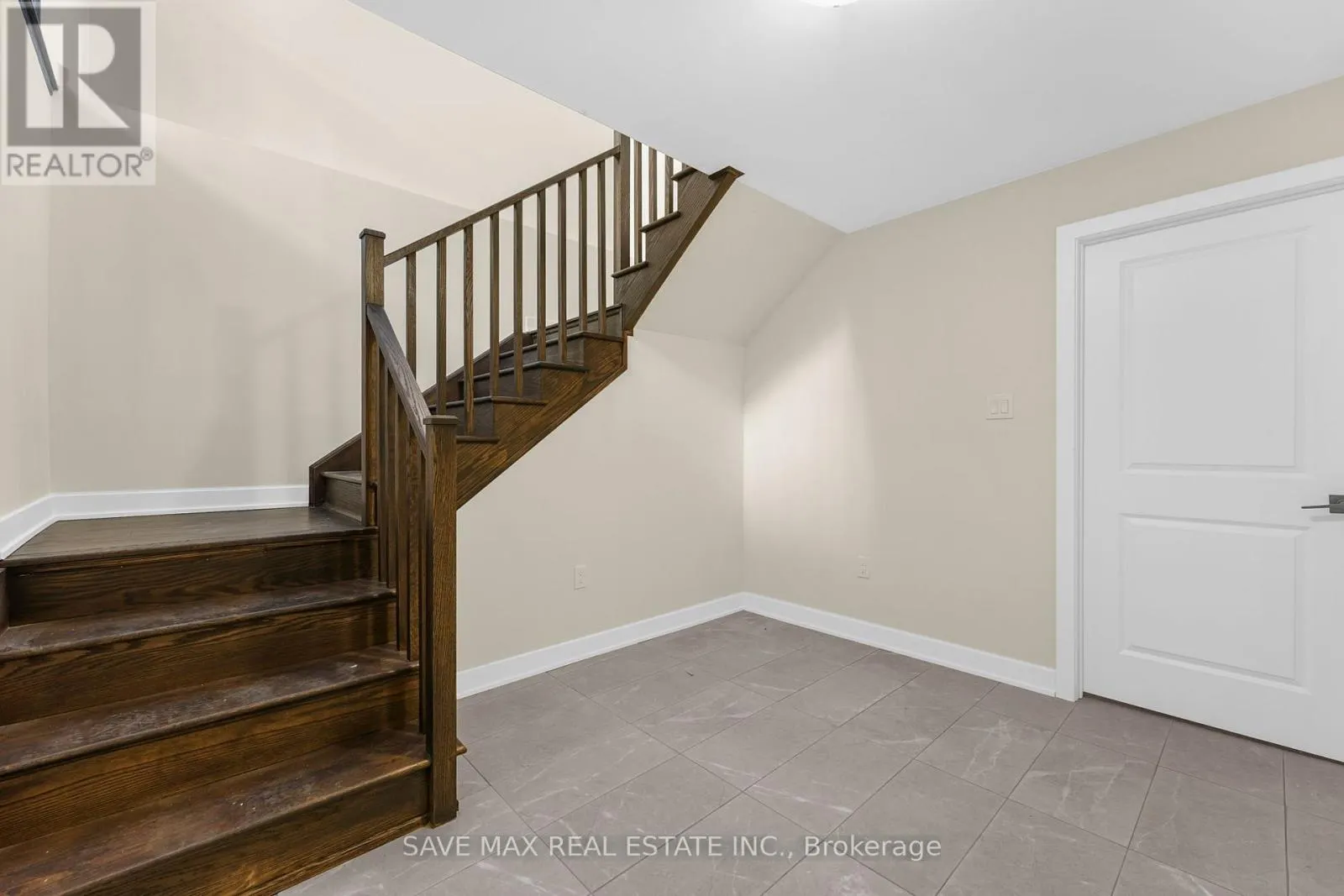 1007 KINGSRIDGE COURT