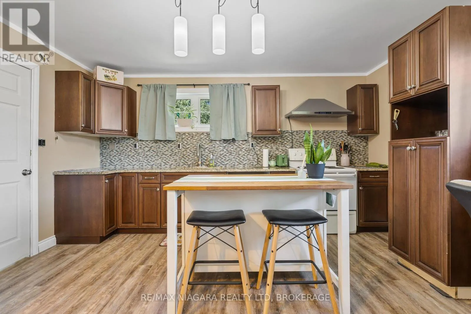 1 LINDEN AVENUE