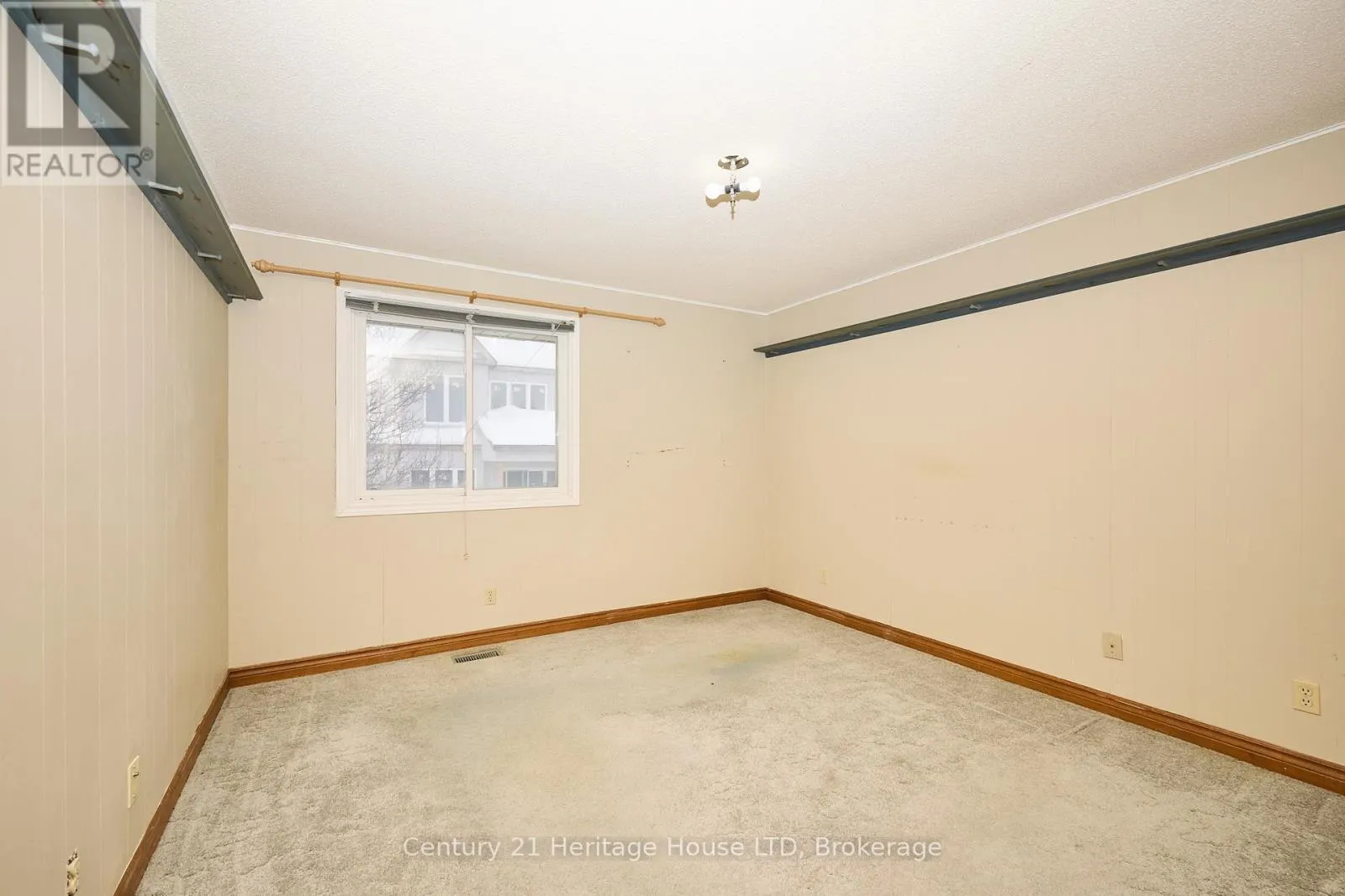 20 - 2720 MEWBURN ROAD #20