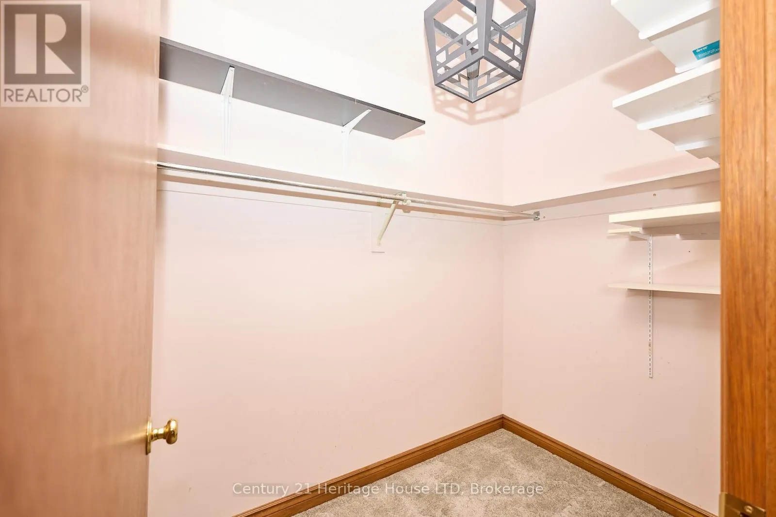 20 - 2720 MEWBURN ROAD #20