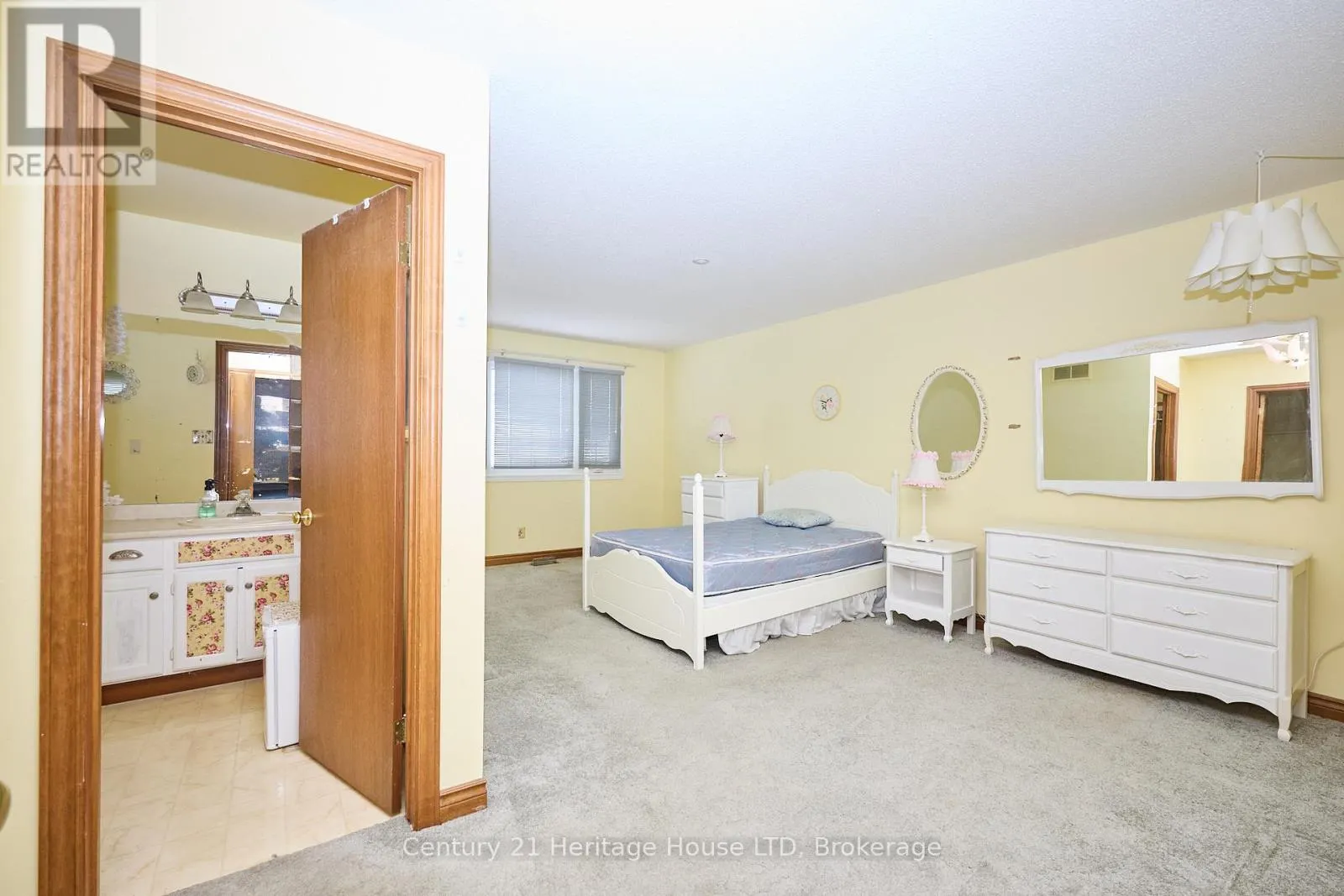 20 - 2720 MEWBURN ROAD #20