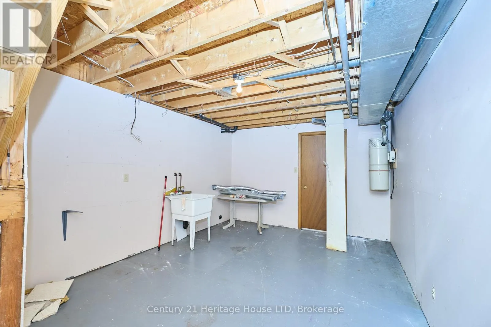 20 - 2720 MEWBURN ROAD #20