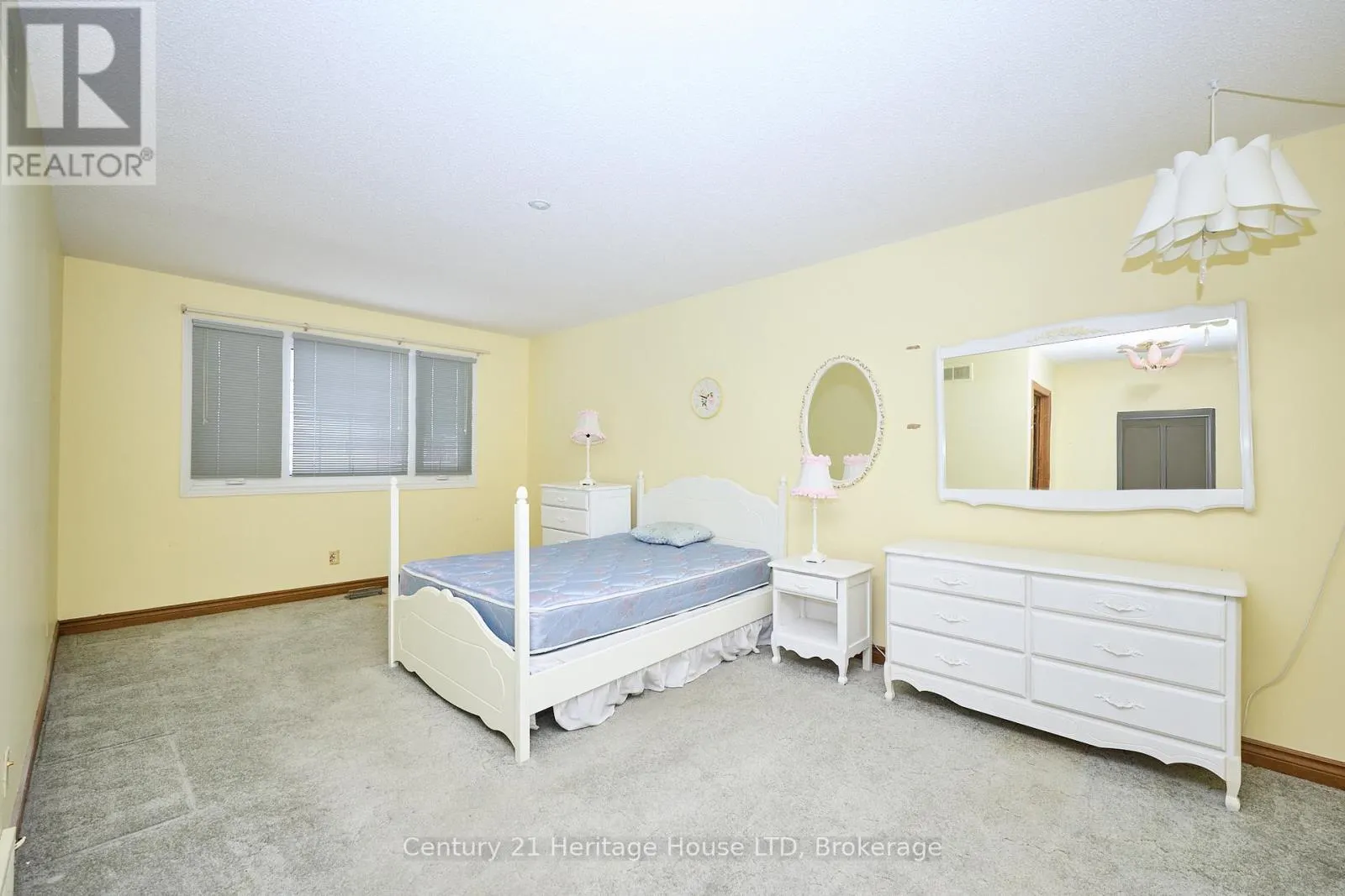 20 - 2720 MEWBURN ROAD #20