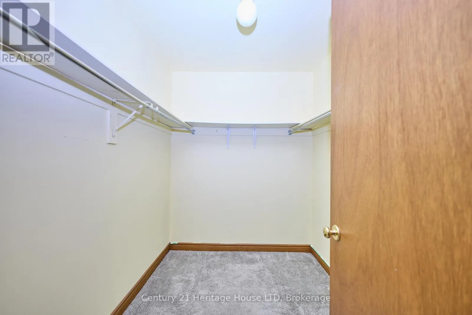 20 - 2720 MEWBURN ROAD #20