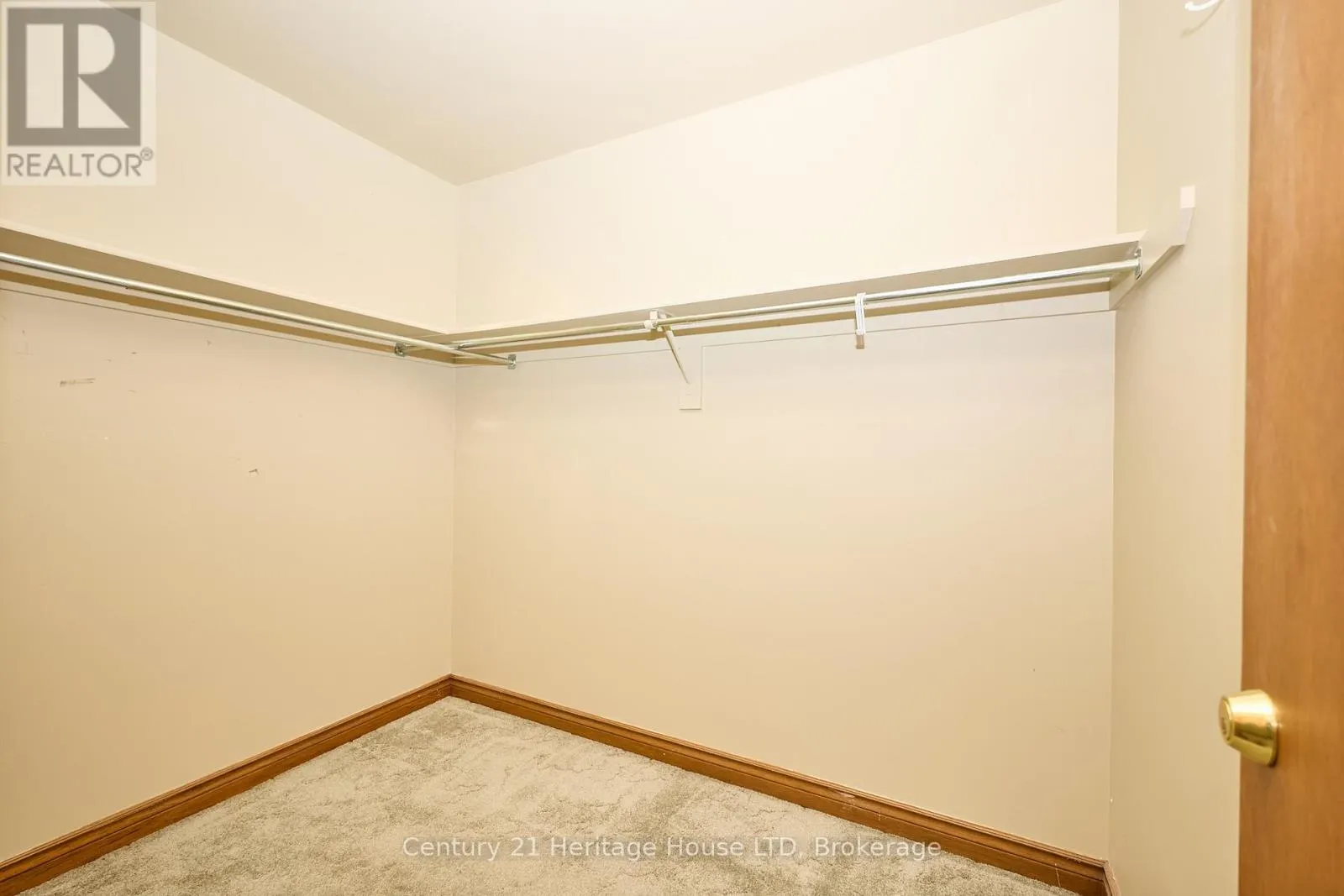 20 - 2720 MEWBURN ROAD #20