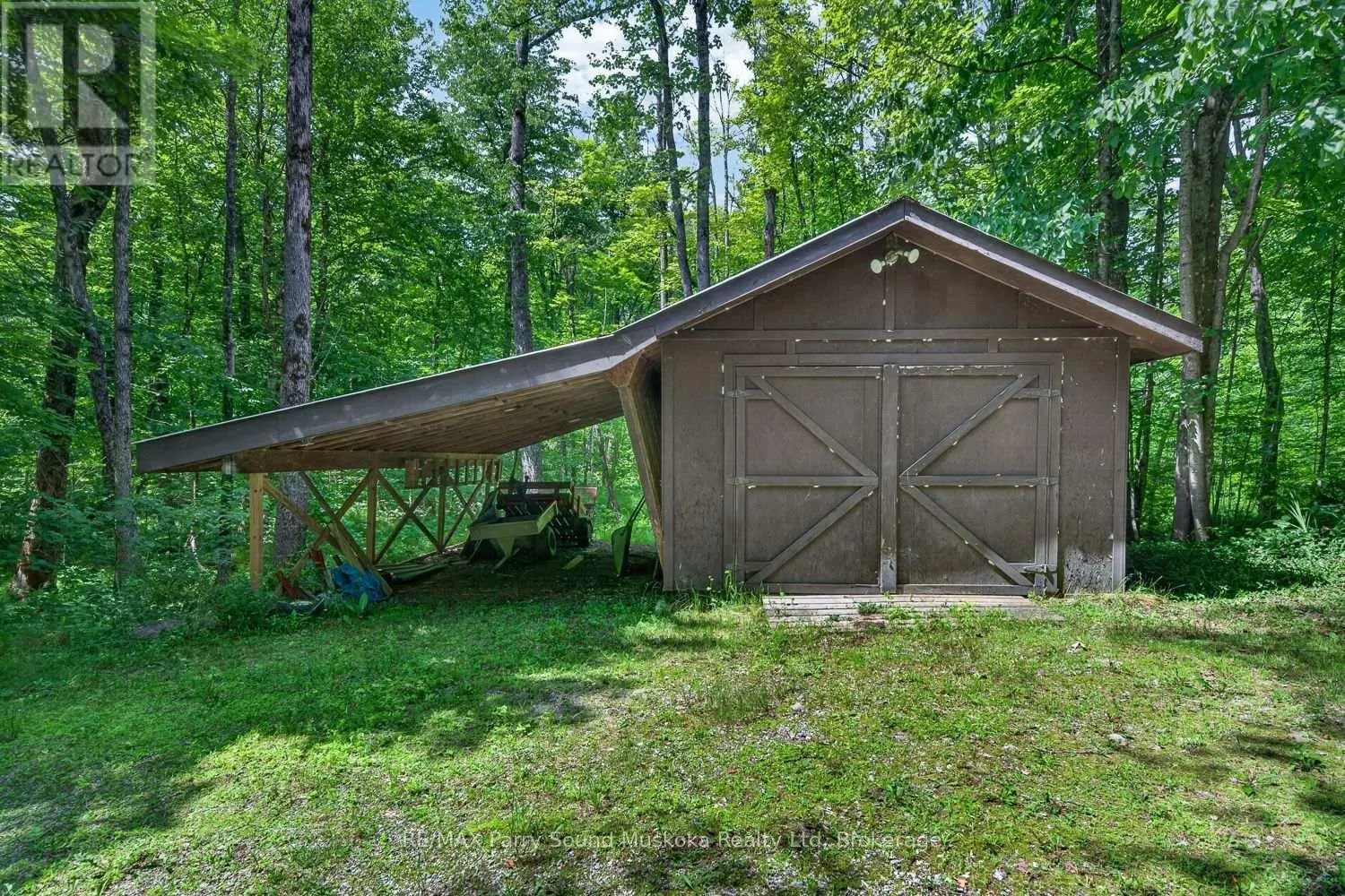 32 SHADY MAPLE TRAIL
