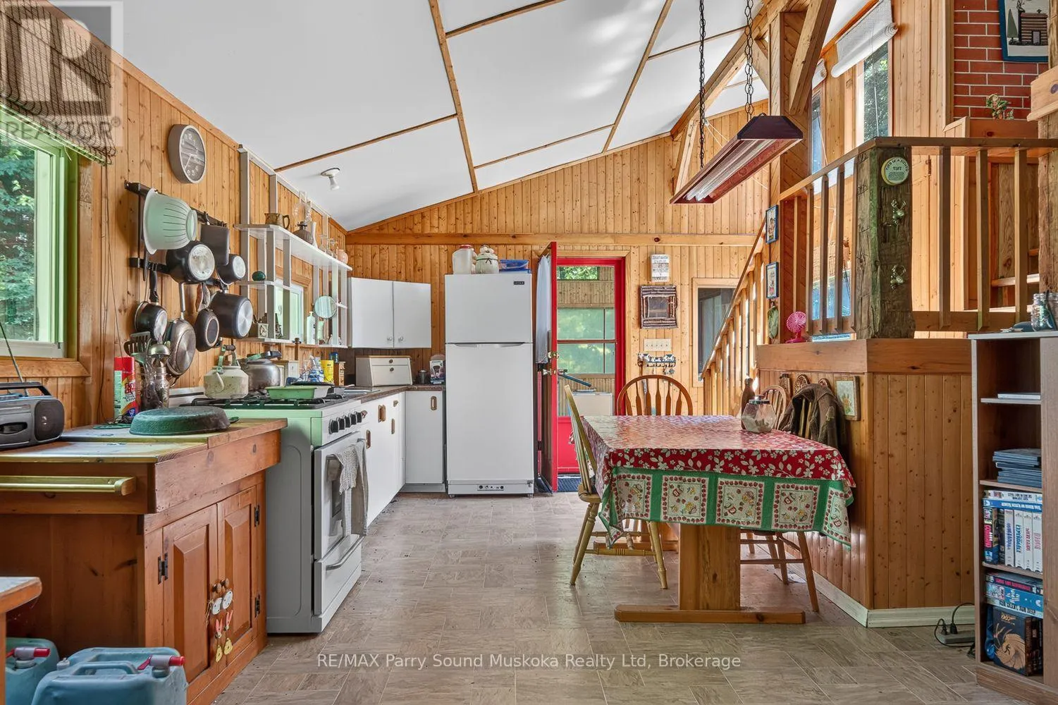 32 SHADY MAPLE TRAIL