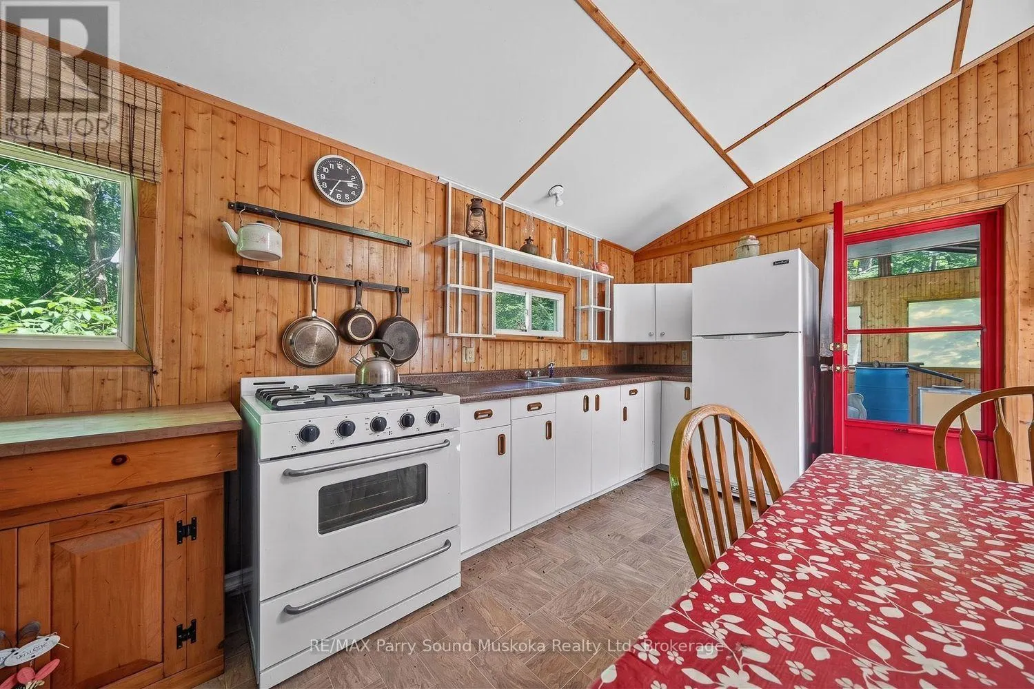 32 SHADY MAPLE TRAIL