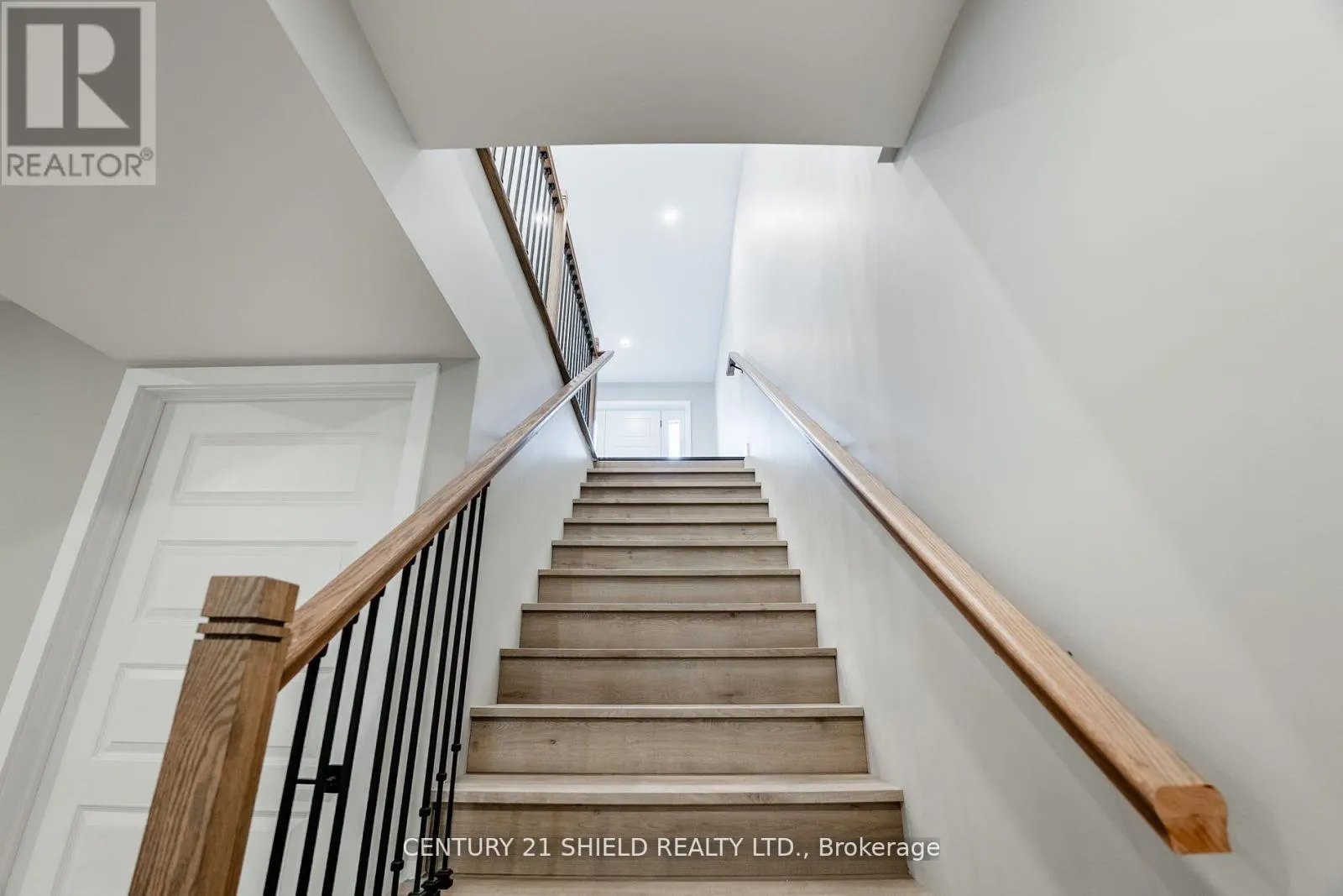 22 ERINDALE LANE