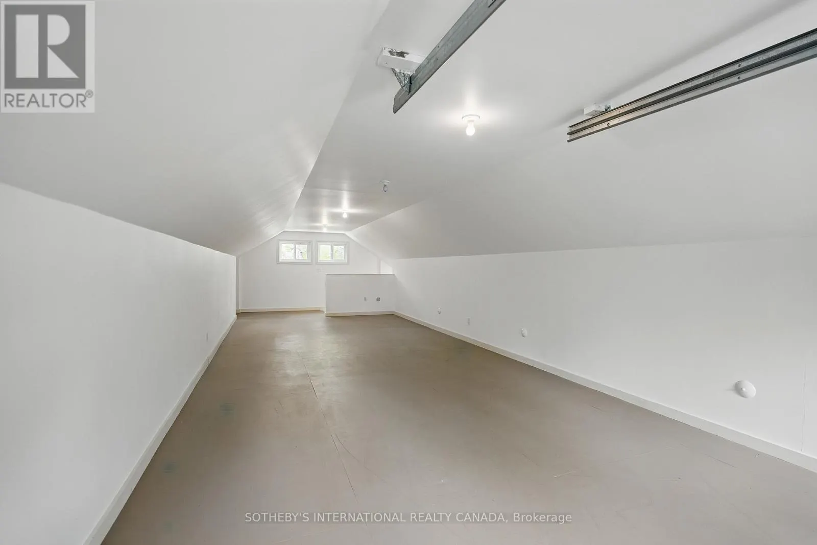 1074 COOKS ROAD