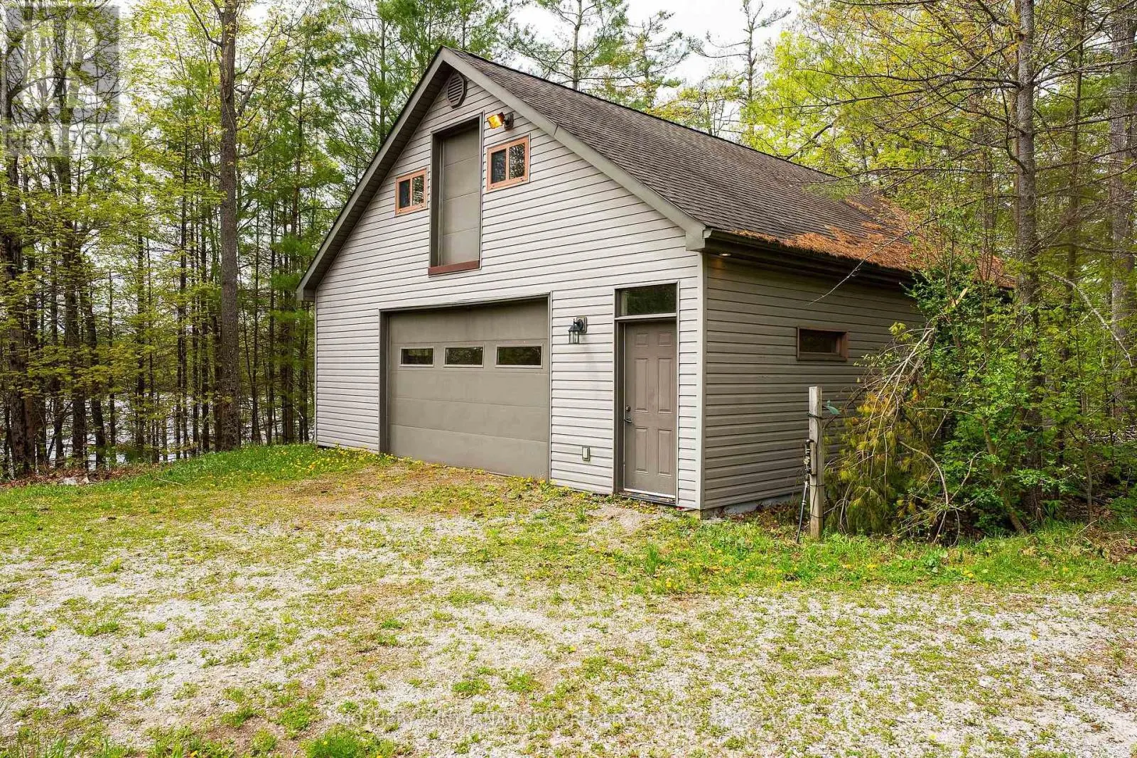 1074 COOKS ROAD