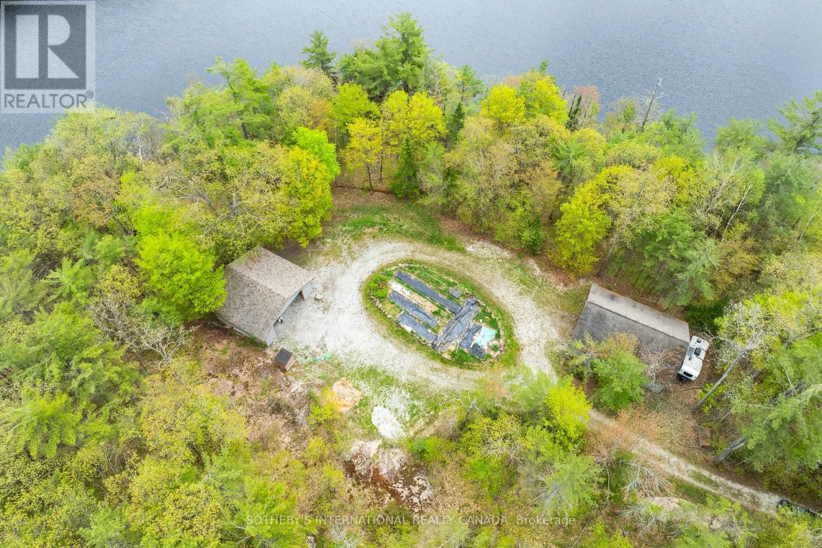 1074 COOKS ROAD