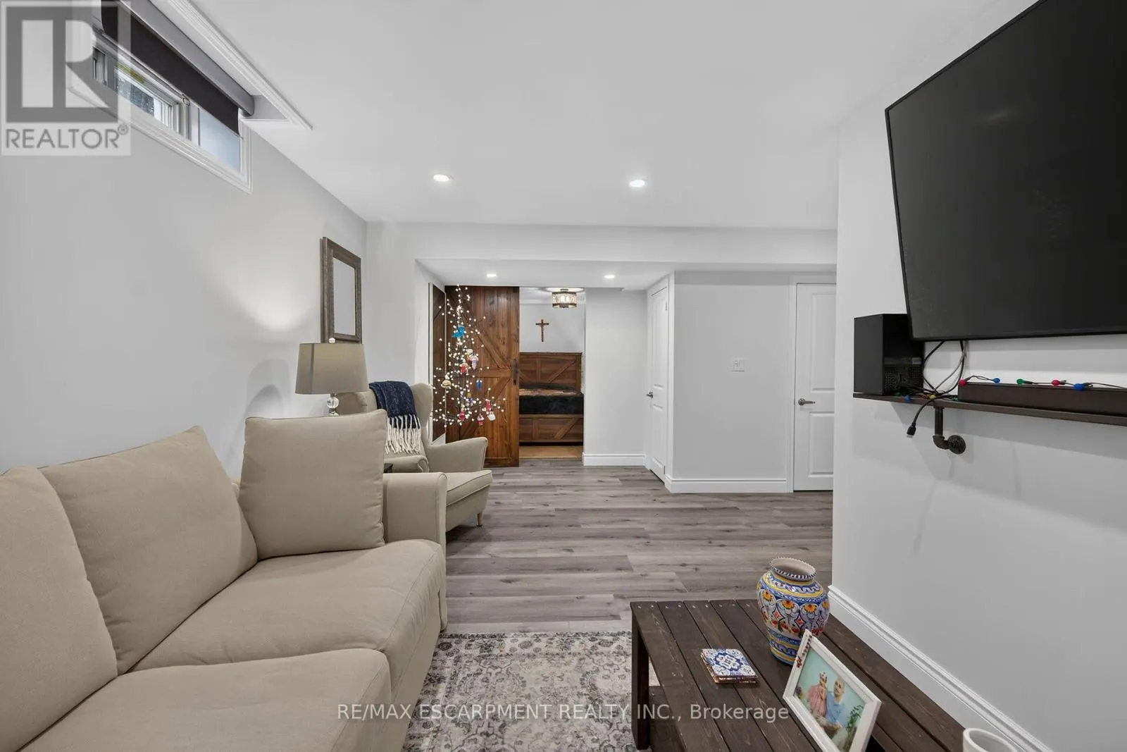 68 GARINGER CRESCENT
