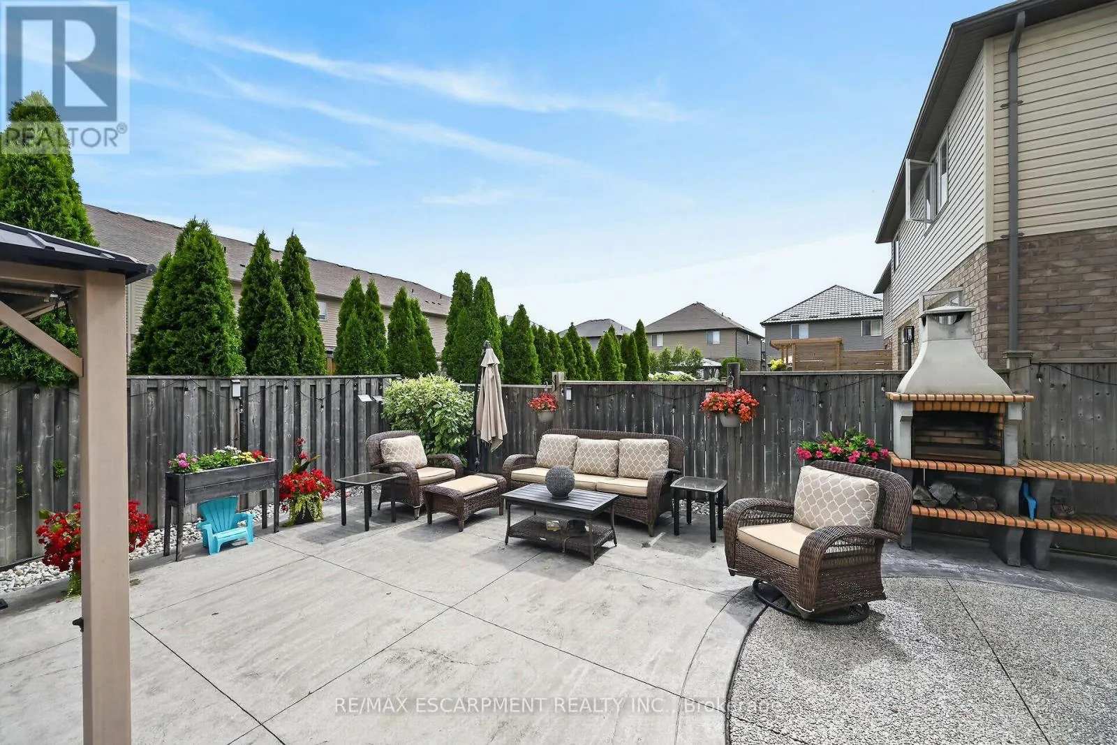68 GARINGER CRESCENT