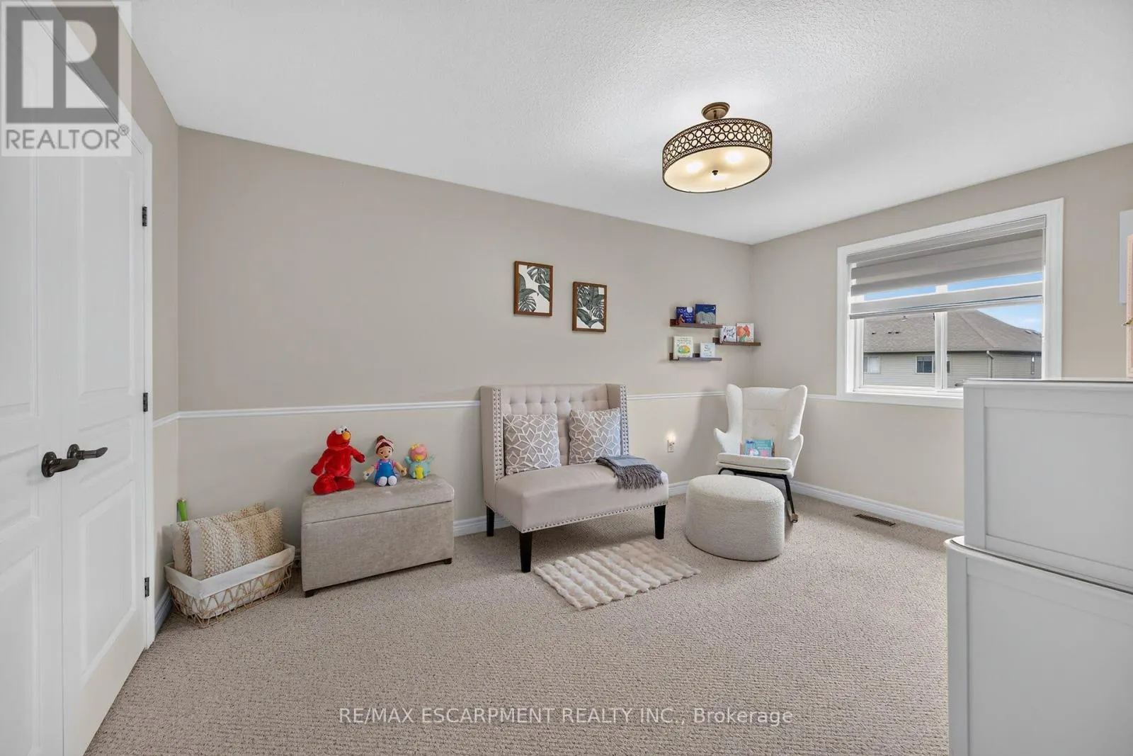 68 GARINGER CRESCENT