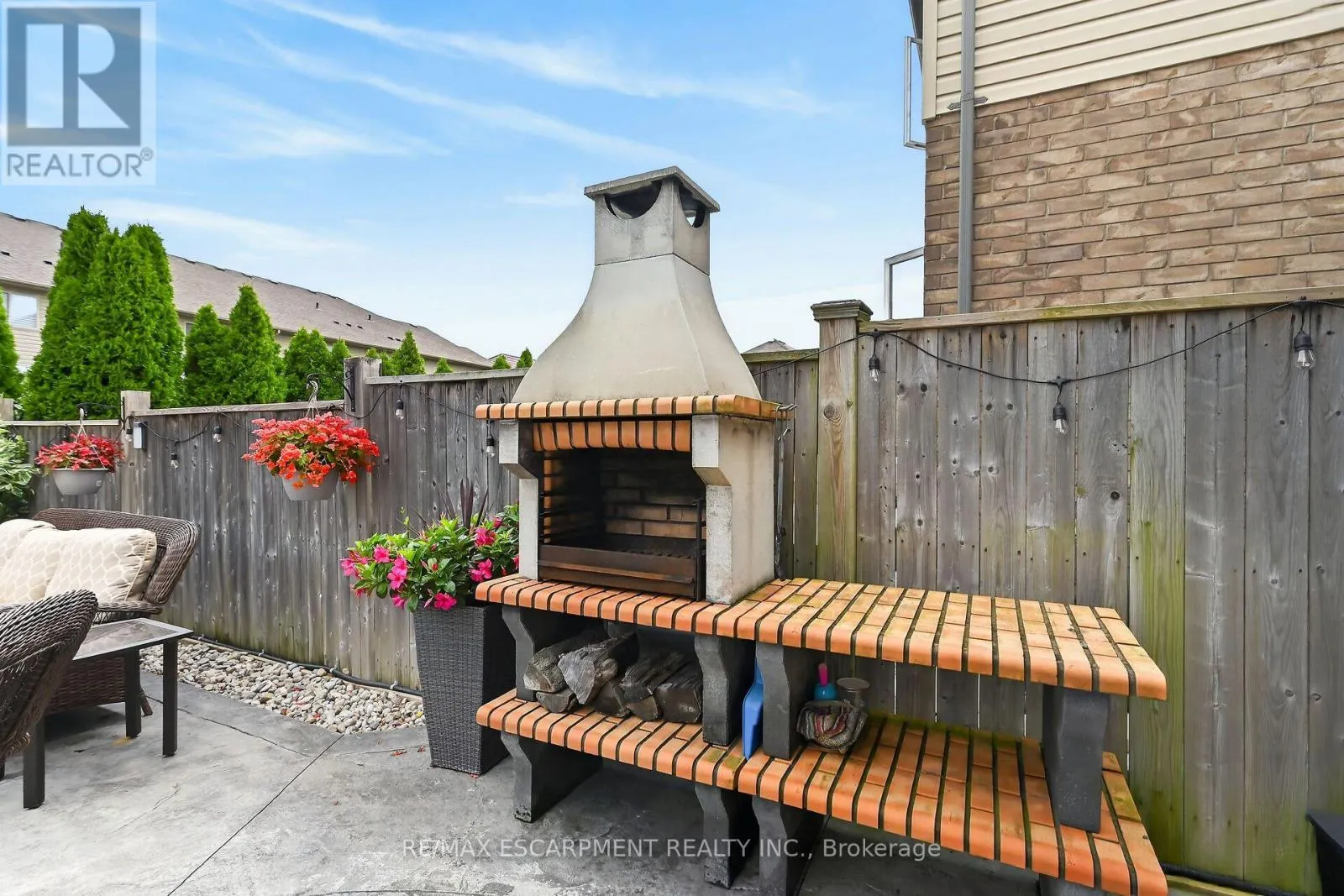 68 GARINGER CRESCENT