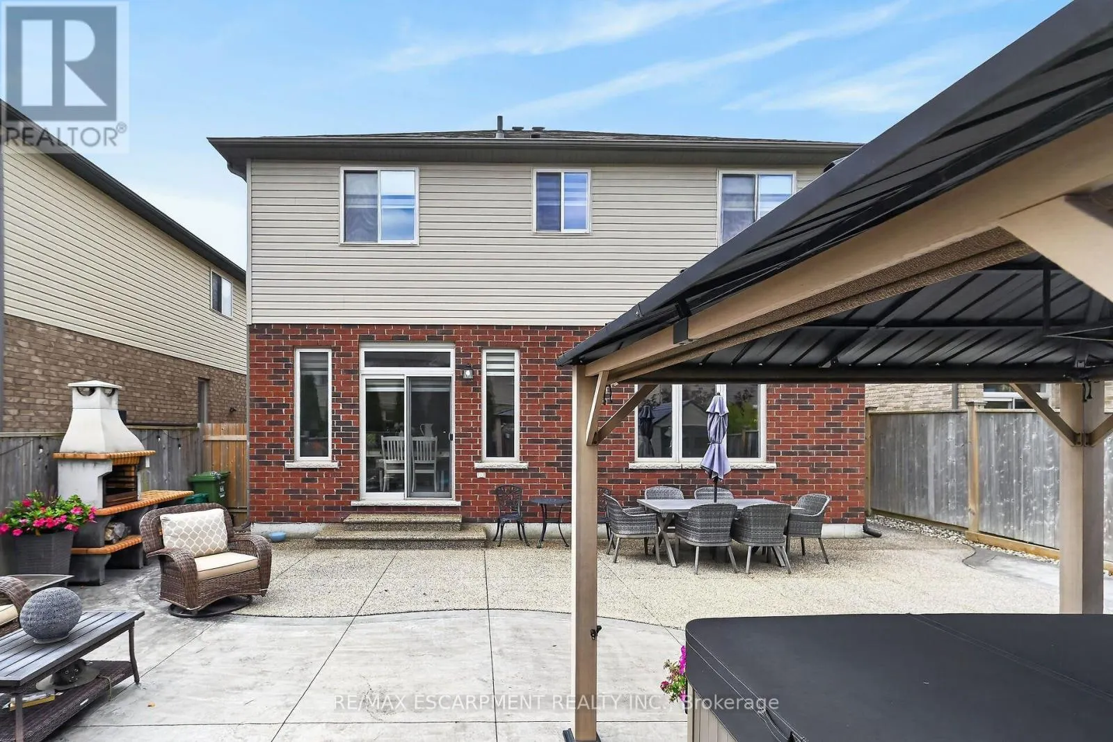 68 GARINGER CRESCENT