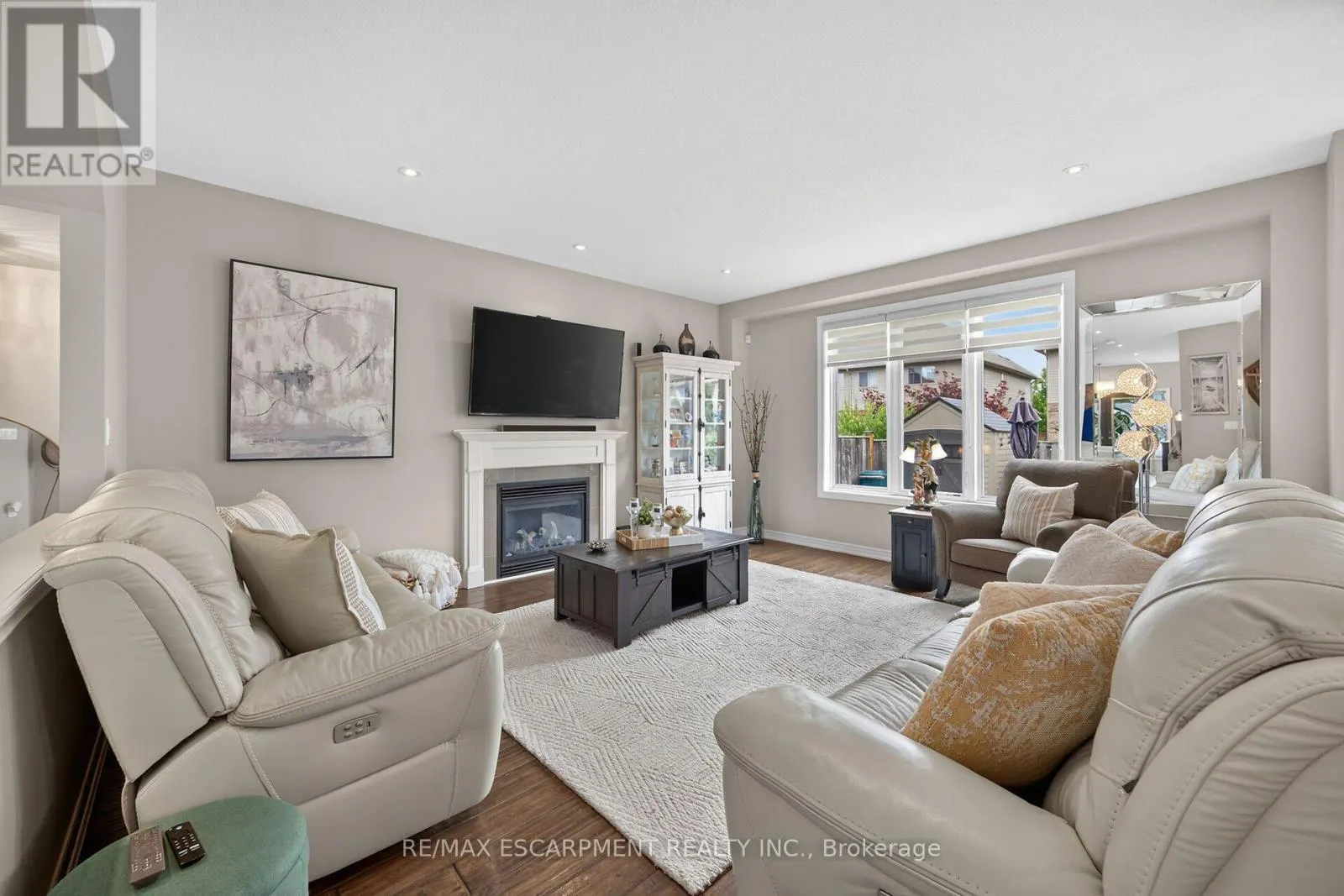 68 GARINGER CRESCENT