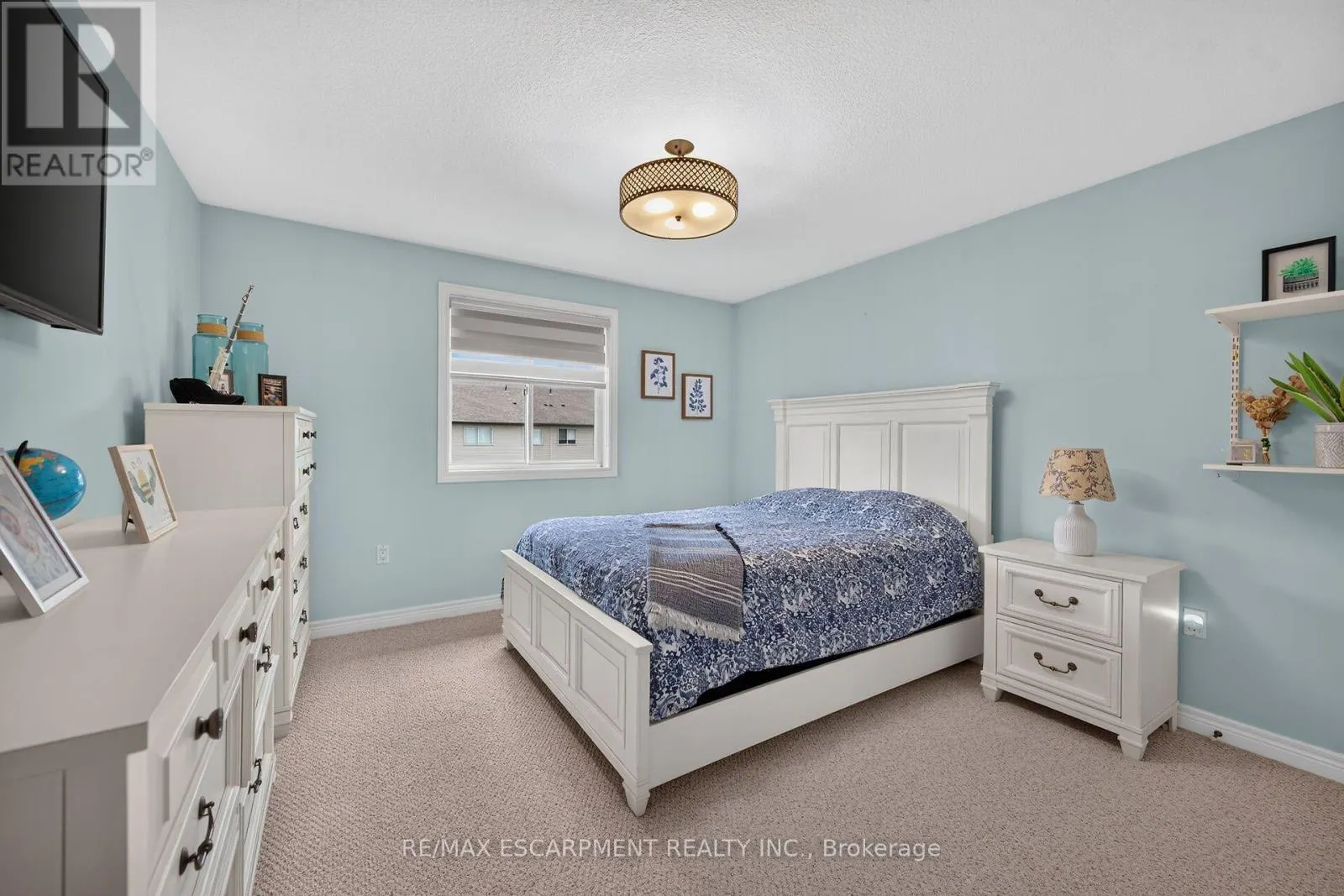 68 GARINGER CRESCENT