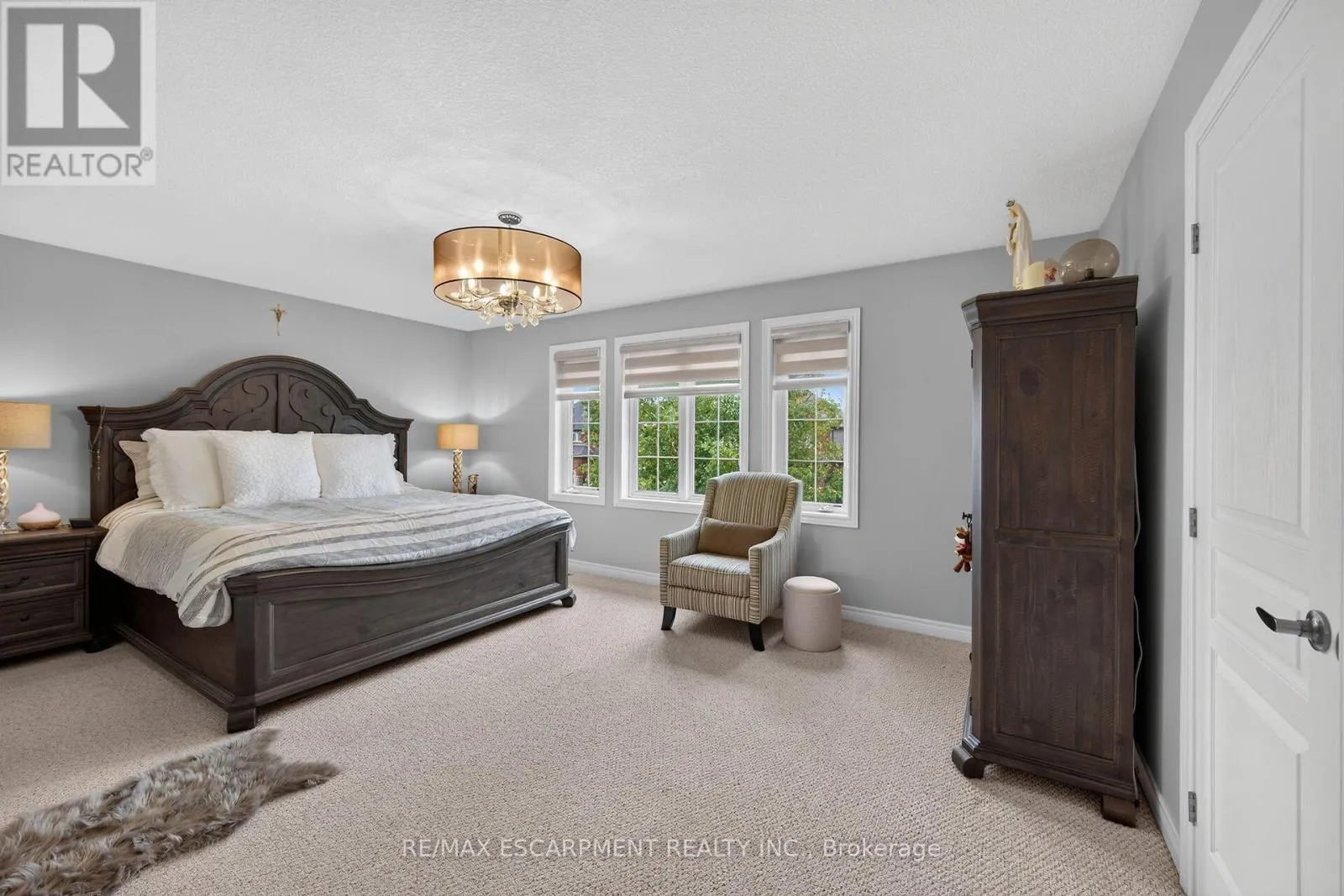 68 GARINGER CRESCENT