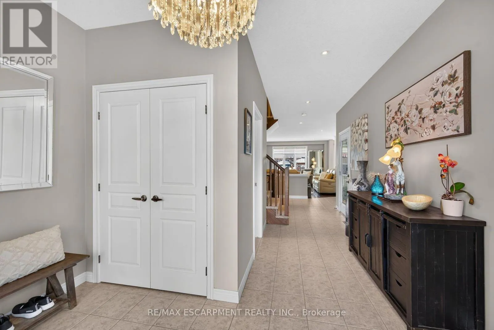 68 GARINGER CRESCENT