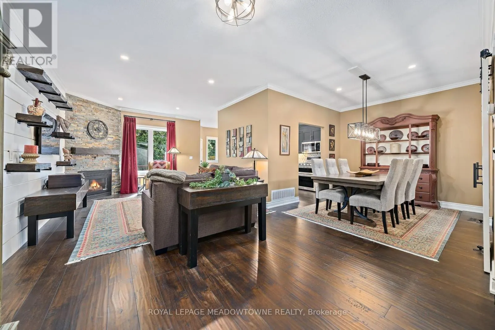 12 FAIRWAY LANE