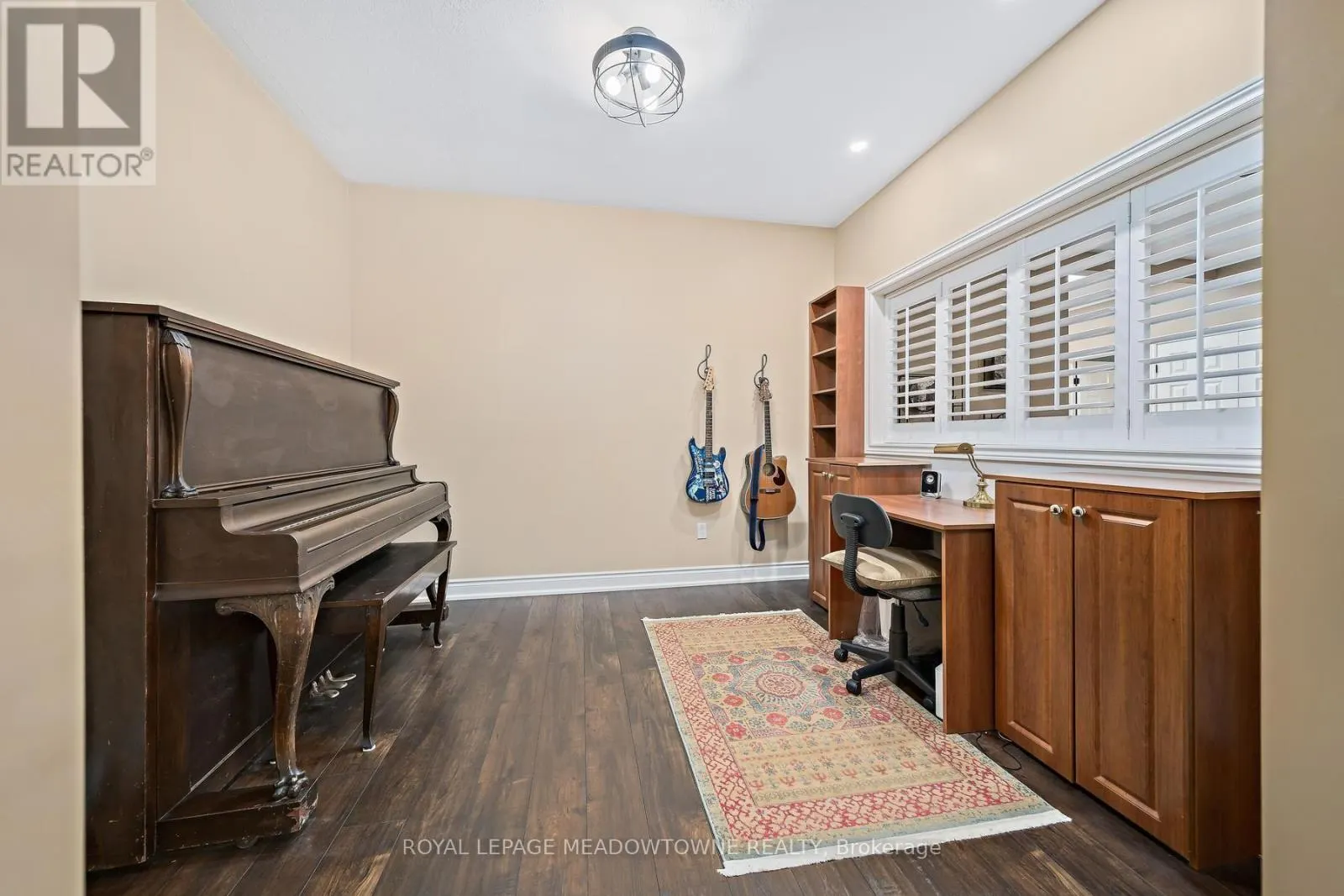 12 FAIRWAY LANE
